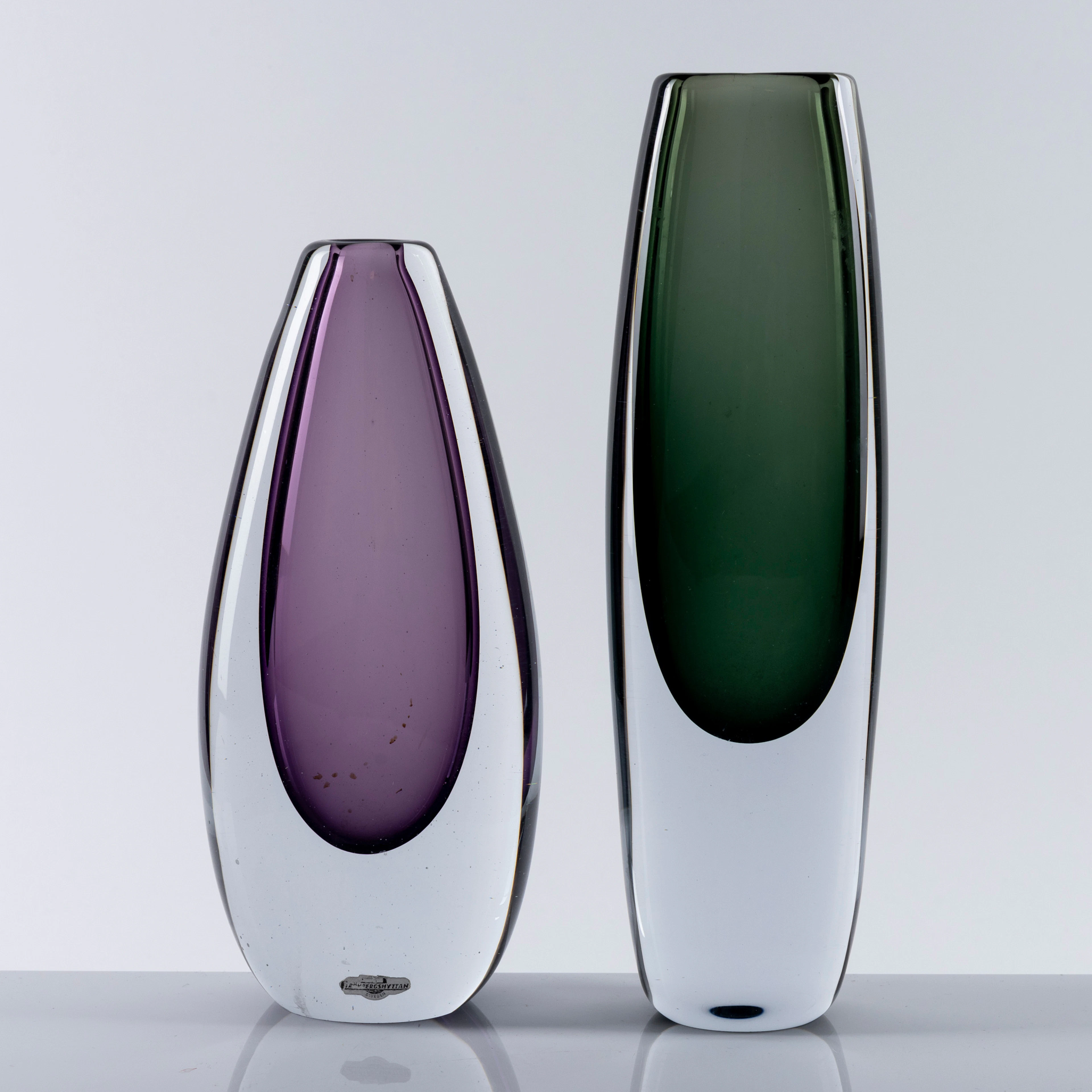 GUNNAR NYLUND. Vaser, 2 st, glas, underfång, etikettmärkt, Strömbergshyttan