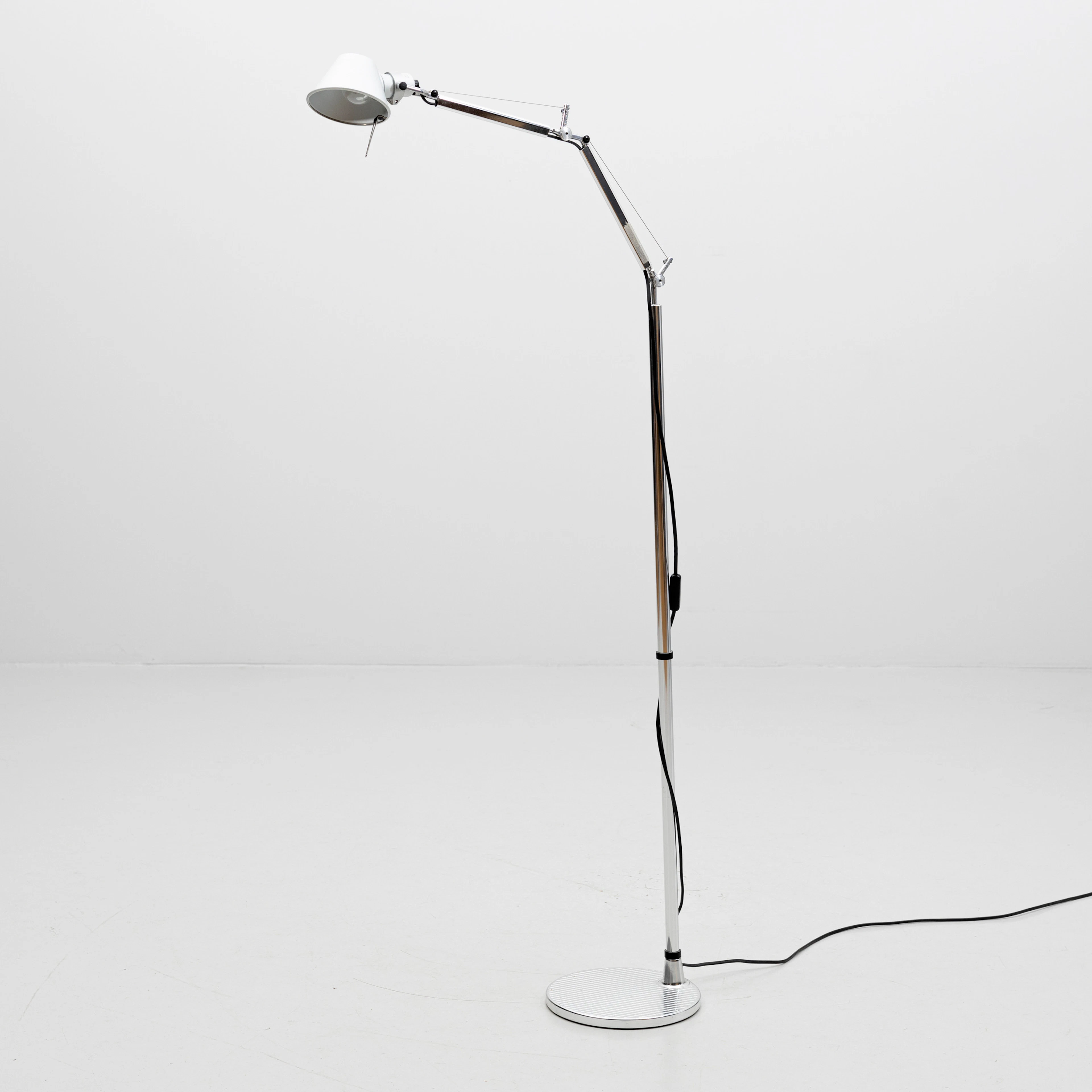 MICHELE DE LUCCHI & GIANCARLO FASSINA. Golvlampa, modell "Tolomeo", Artemide.