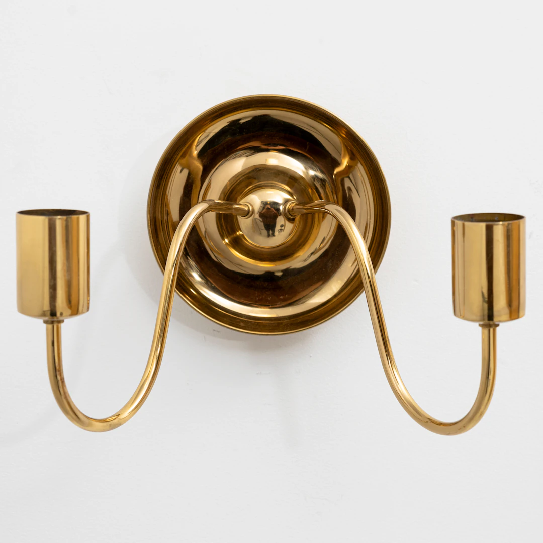 JOSEF FRANK. Vägglampa, modell 2565, Firma Svenskt Tenn, mässing.