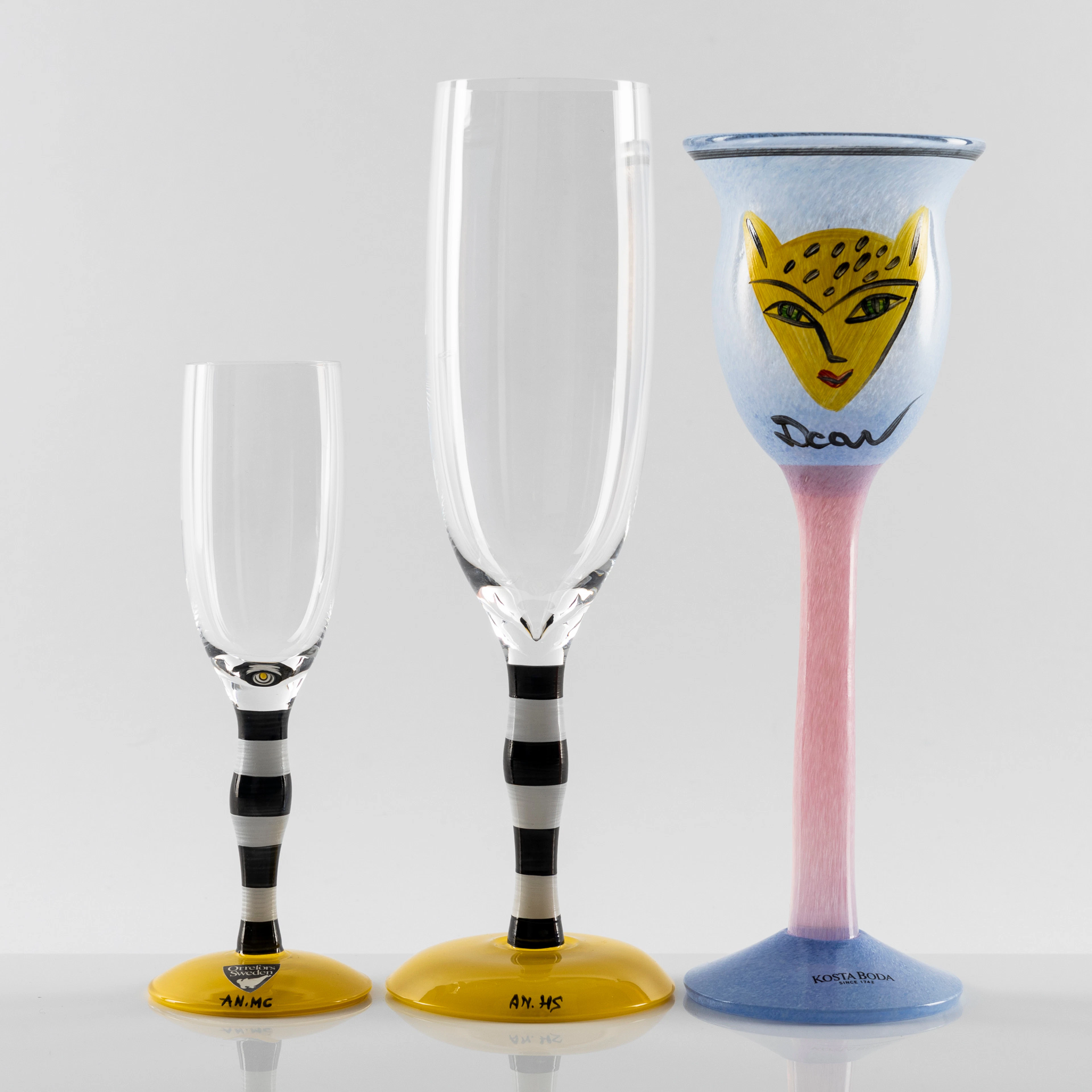 GLAS, 3 st, "Polka", Anne Nilsson, samt "Dear", Ulrica Hydman Vallien