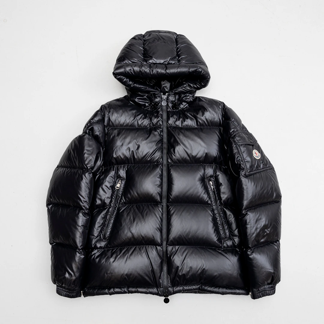 MONCLER. Dunjacka med huva, polyamid, "Ecrins" man, storlek 2.