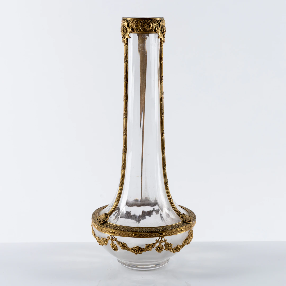 VAS, glas, förgylld metall, 1800-talets andra hälft.
