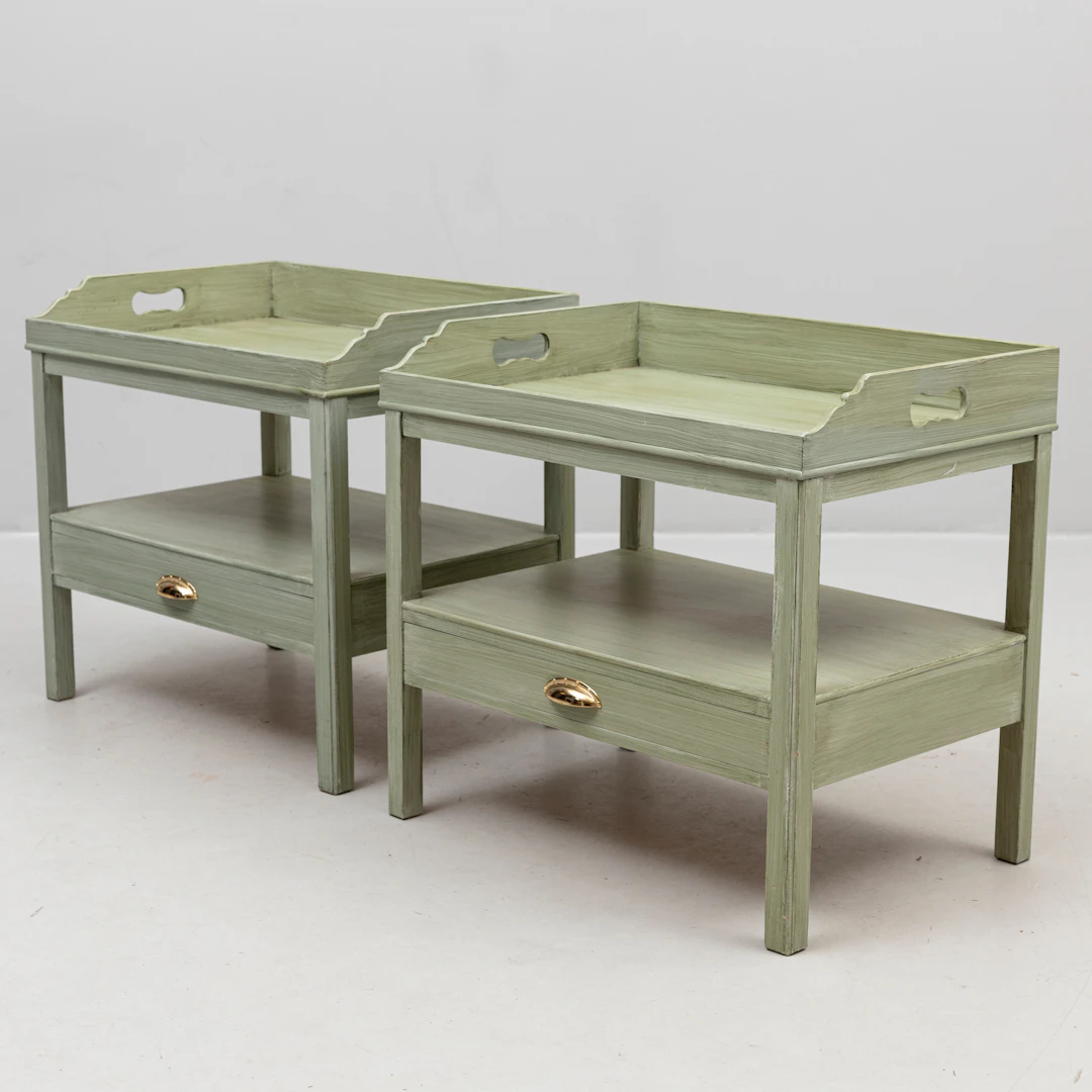 SÄNGBORD, ett par, grönmålade, 2000-tal.