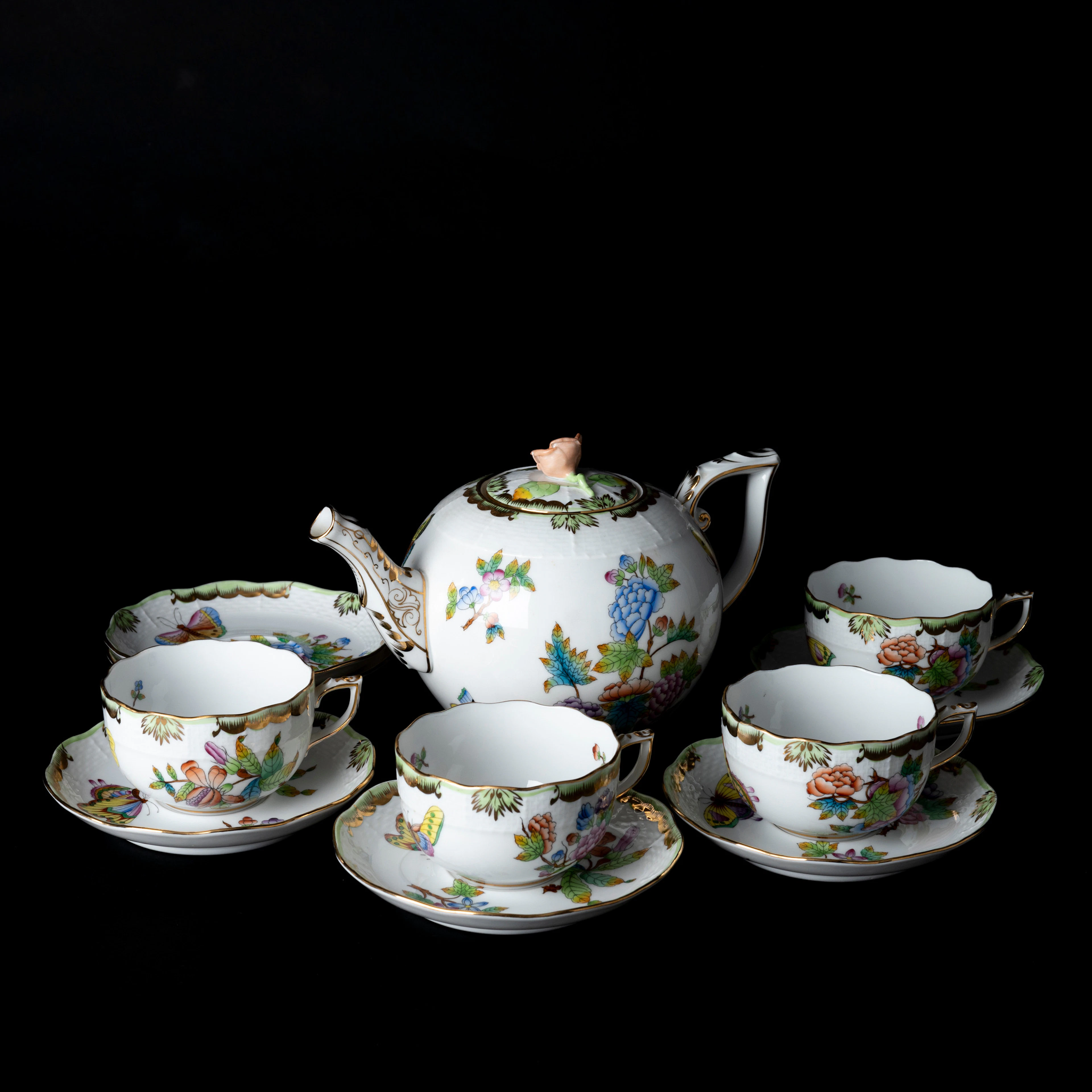 KAFFEKANNA samt KAFFEKOPPAR med FAT, 4 delar, Porslin, "Queen Victoria"