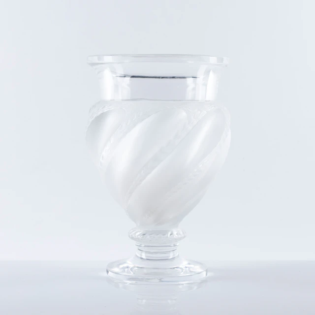 VAS, glas, signerad, Lalique, Frankrike, 1900-tal.
