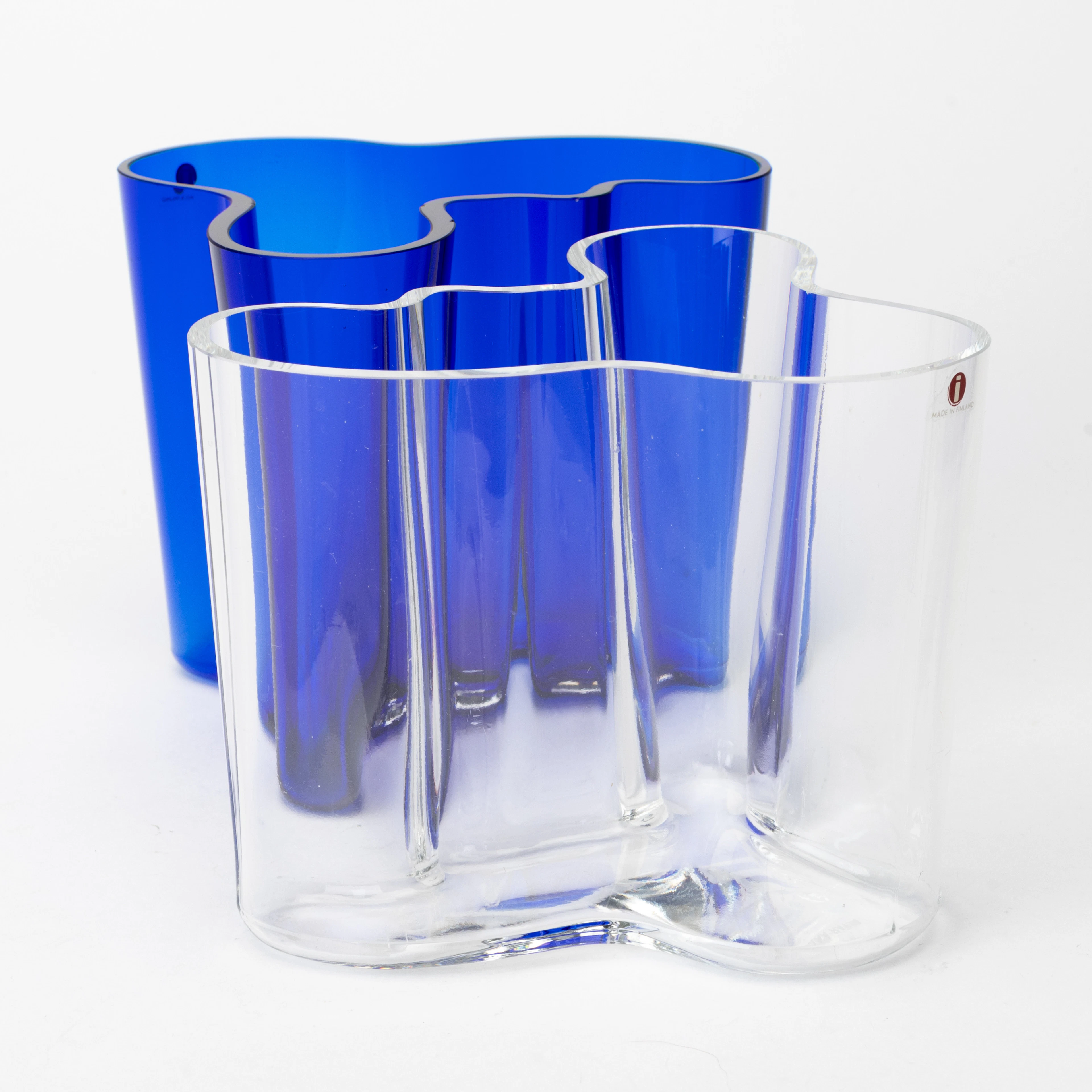 ALVAR AALTO OCH AINO MARSIO-AALTO. Vaser 2 st, glas, "Savoy", stämpelmärkta