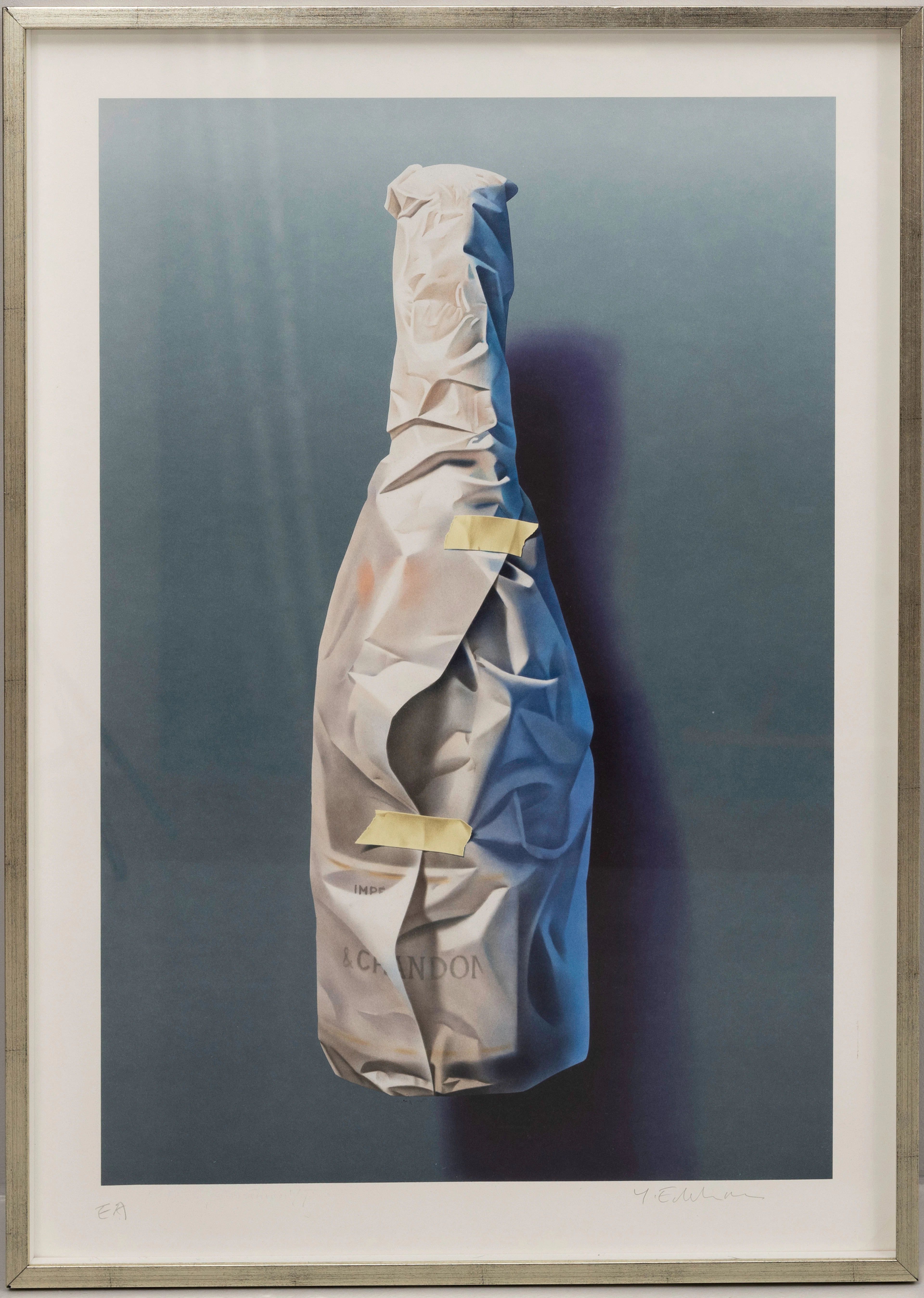 YRJÖ EDELMANN. Inslagen Moët & Chandon flaska, färglitografi, signerad