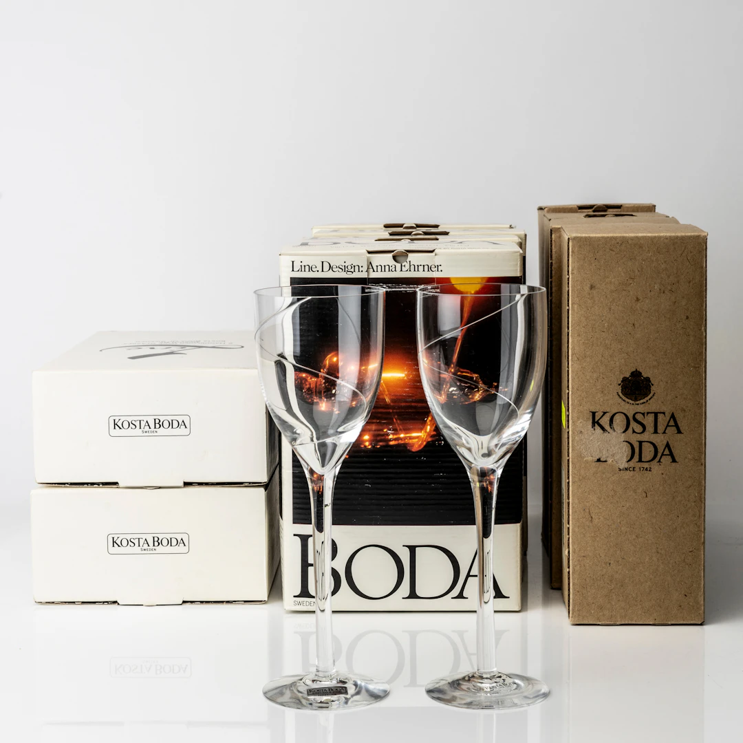 ANNA EHRNER. Vinglas, 18 st, glas, "Line", Etikettmärkta, Kosta Boda.