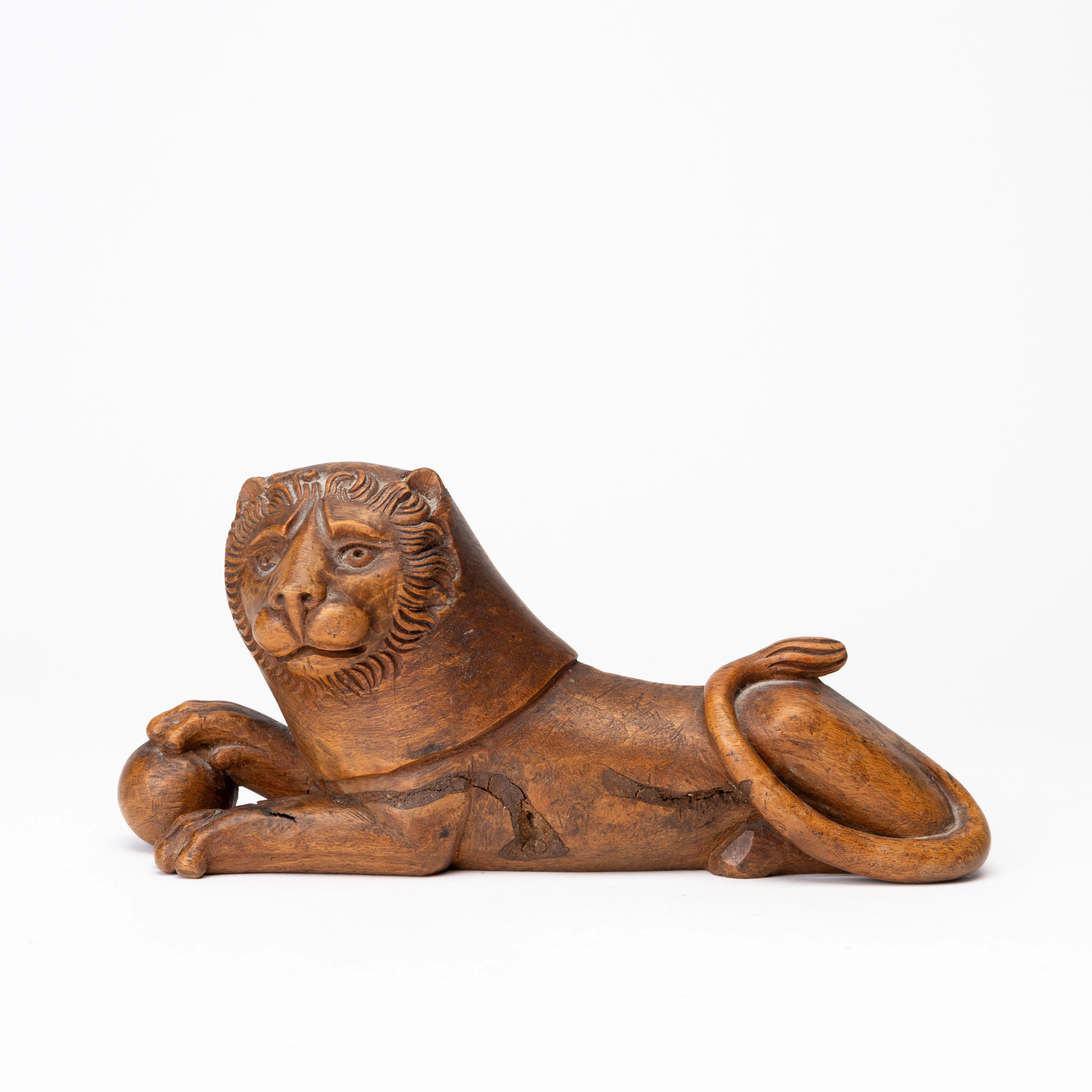 SKULPTUR, skuret trä, Rikslejonet, 18/1900-tal.