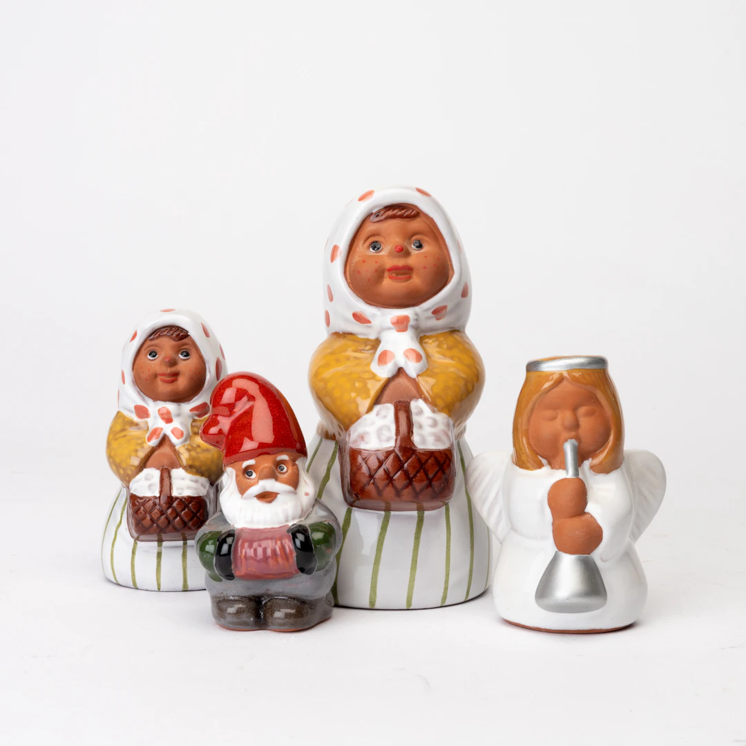 ROLF BERG. Figuriner, 4 st, Tomte, Ängel samt Flickor med korg, 2