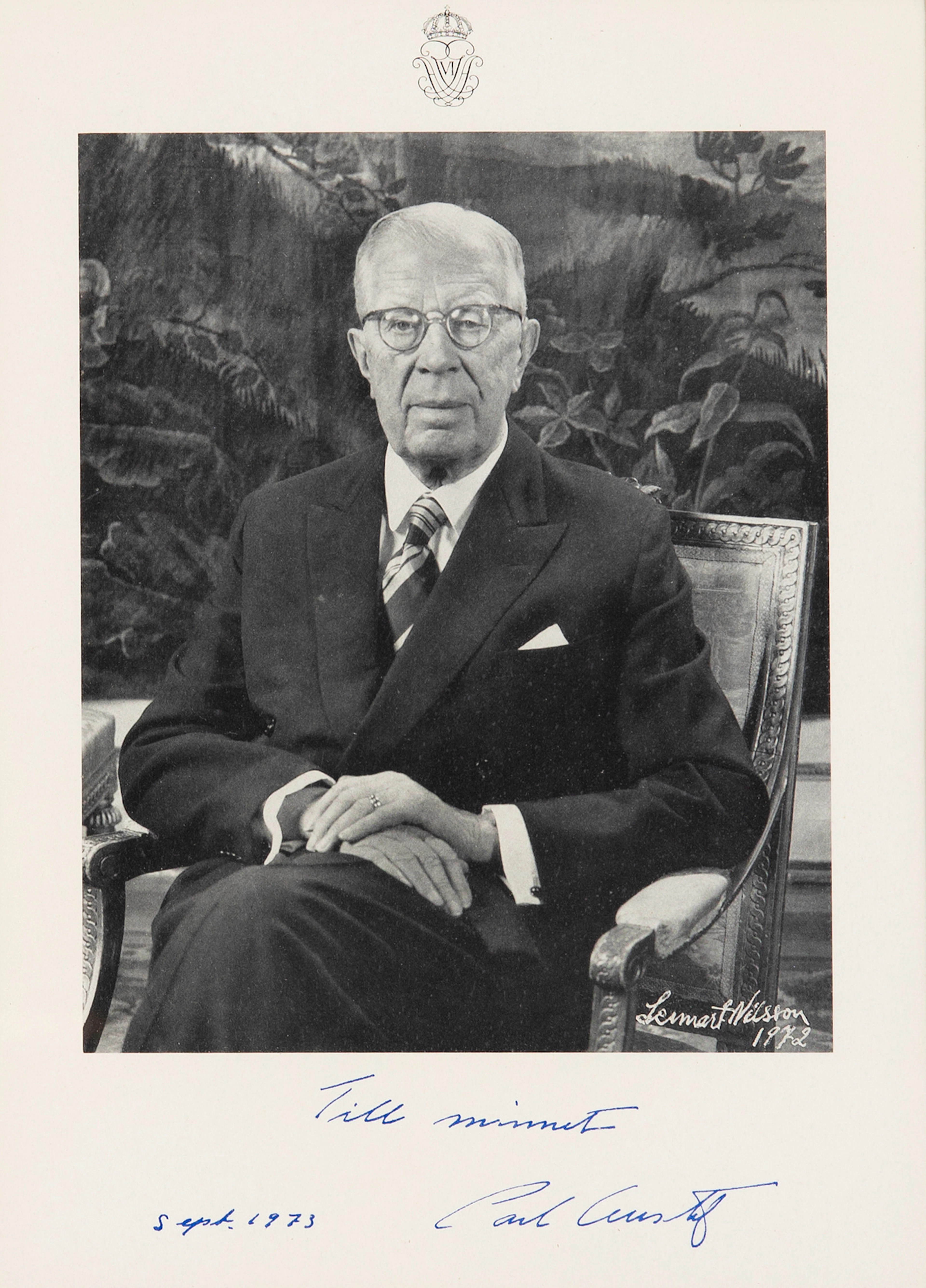 KUNGLIGT PORTRÄTT, till minne av Gustaf VI Adolf, egenhändigt signerat