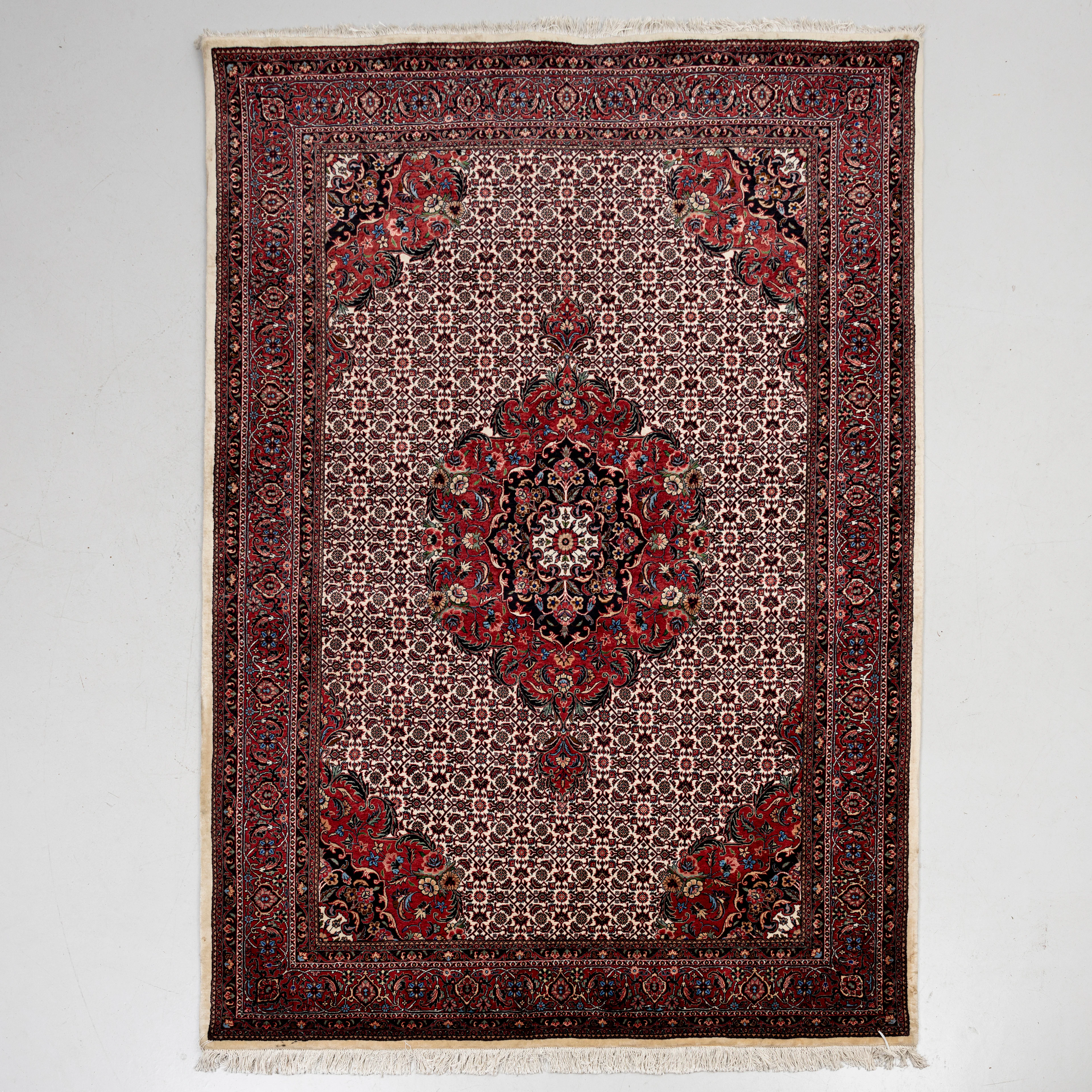 MATTA, Bidjar, ca 248x170 cm.