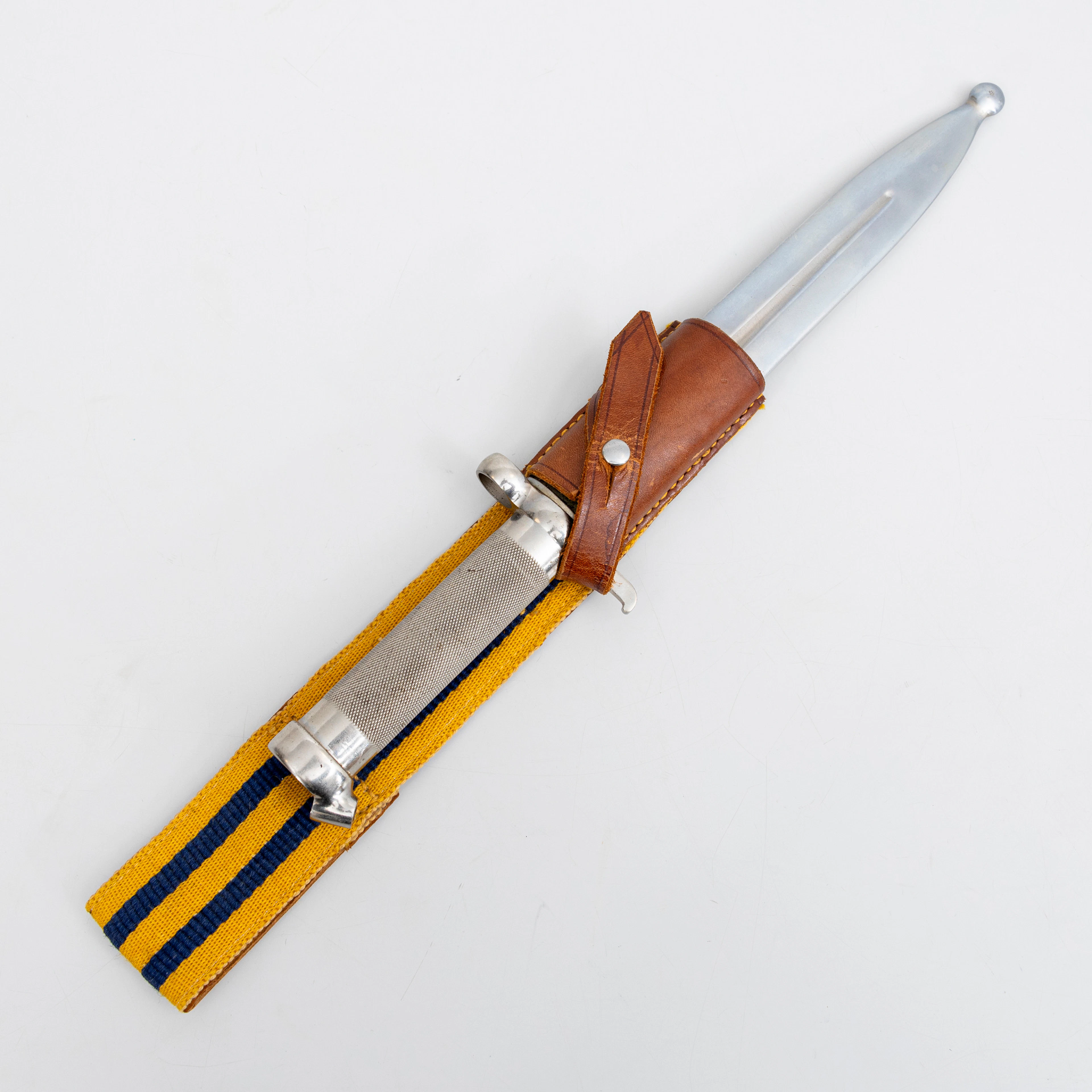 KNIVBAJONETT, svensk, m/1896, med balja och bärläder.