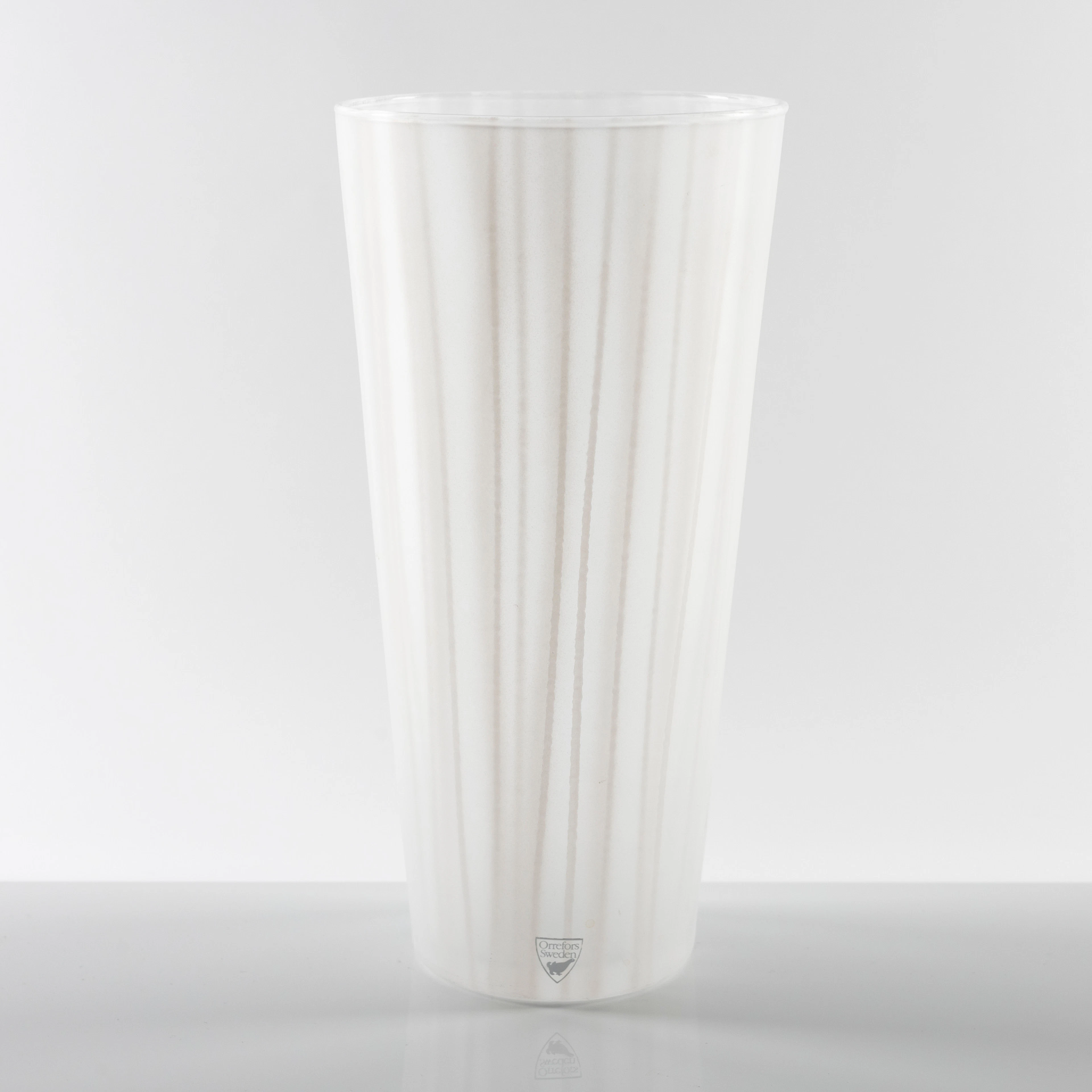 INGEGERD RÅMAN (1943-). Vas, frostat glas med ränder, etikettmärkt, Orrefors.