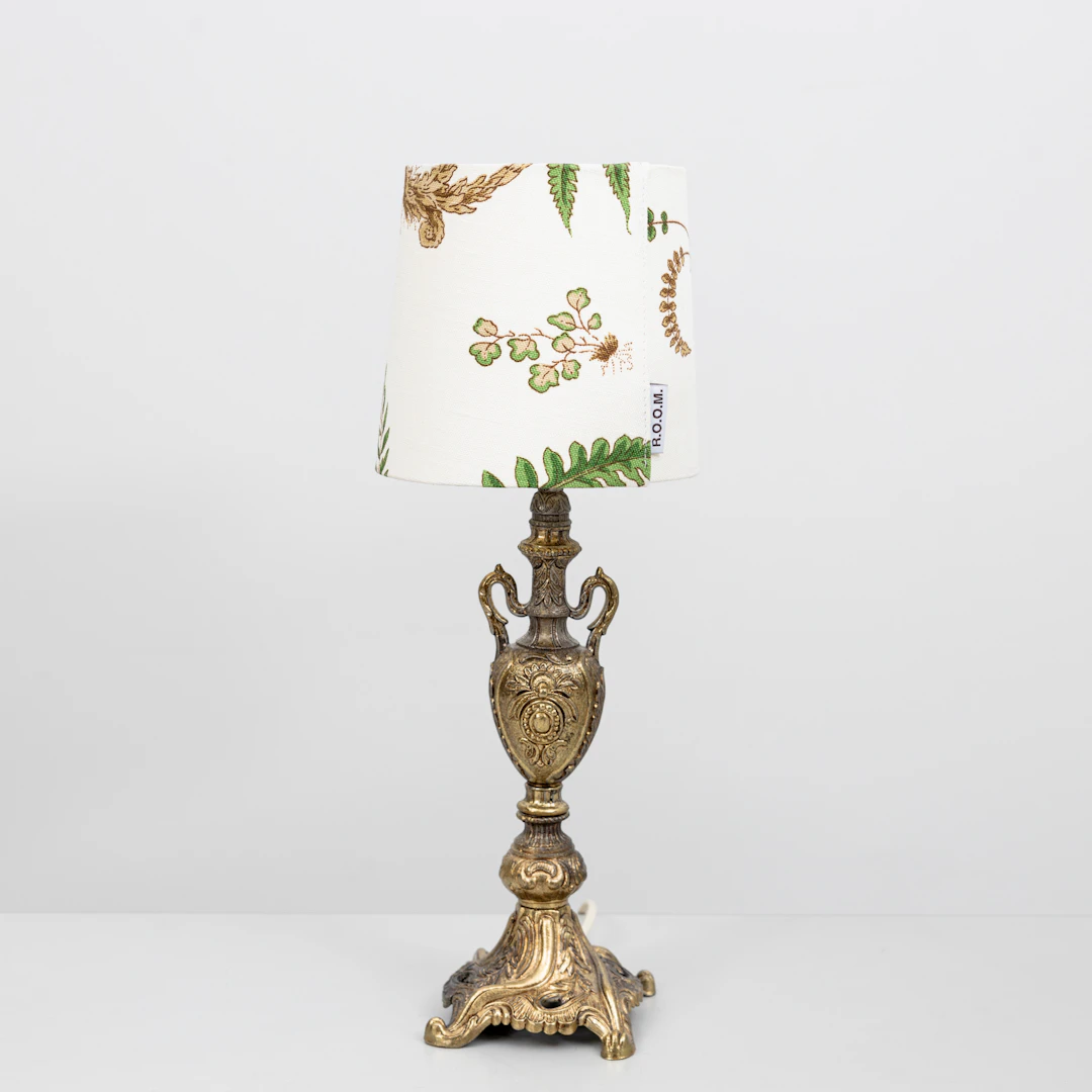 BORDSLAMPA, förgylld metall, rokokostil, 1900-tal.