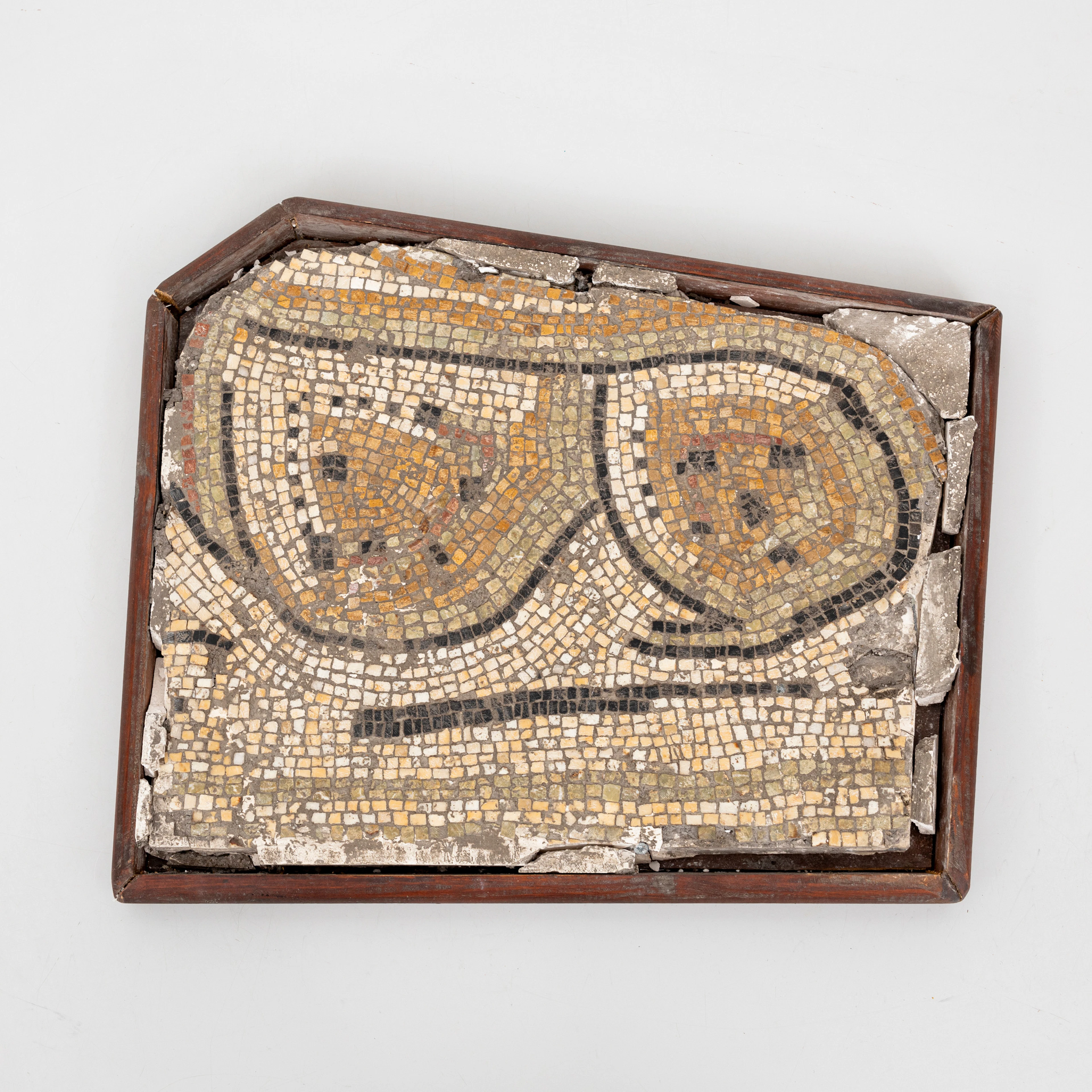 ROMERSK MOSAIK, s.k. tesserae från antiken, senare montering.