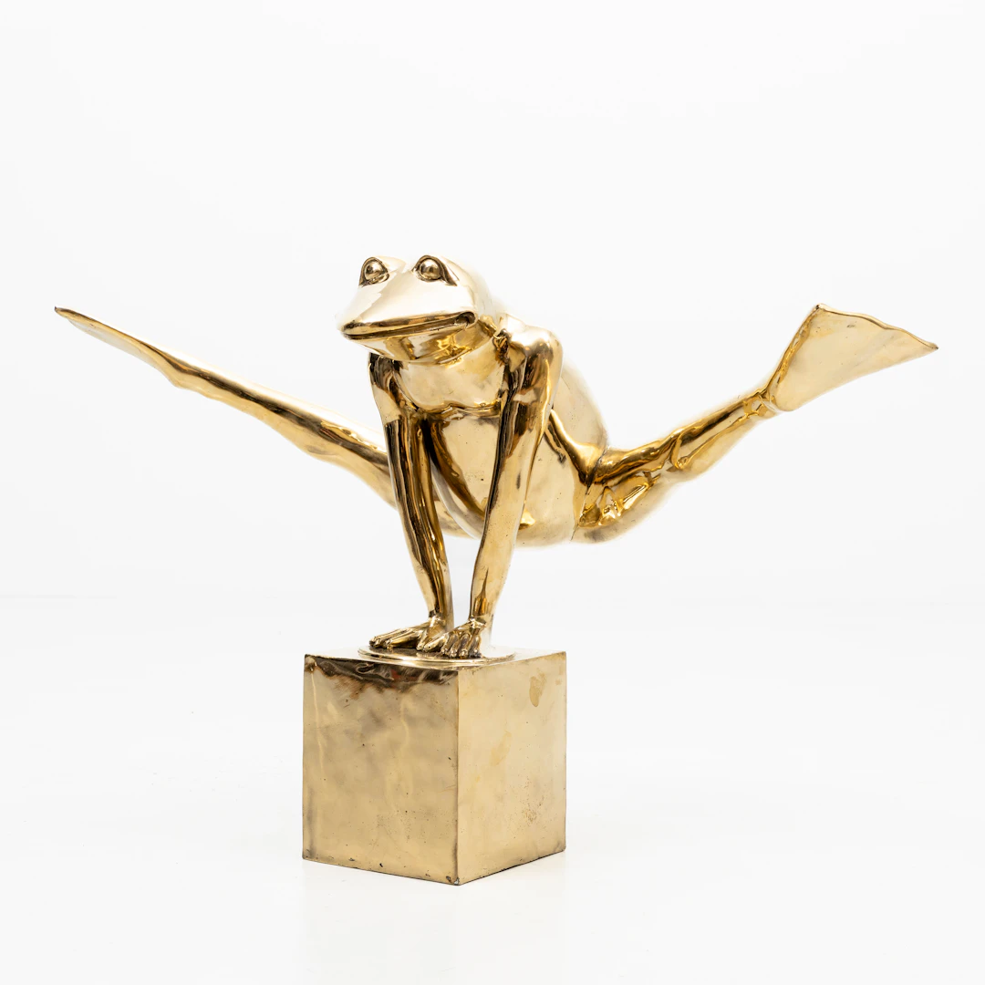 SKULPTUR, guldpatinerad brons, "Look at my legs", stämpelmärkt, Art