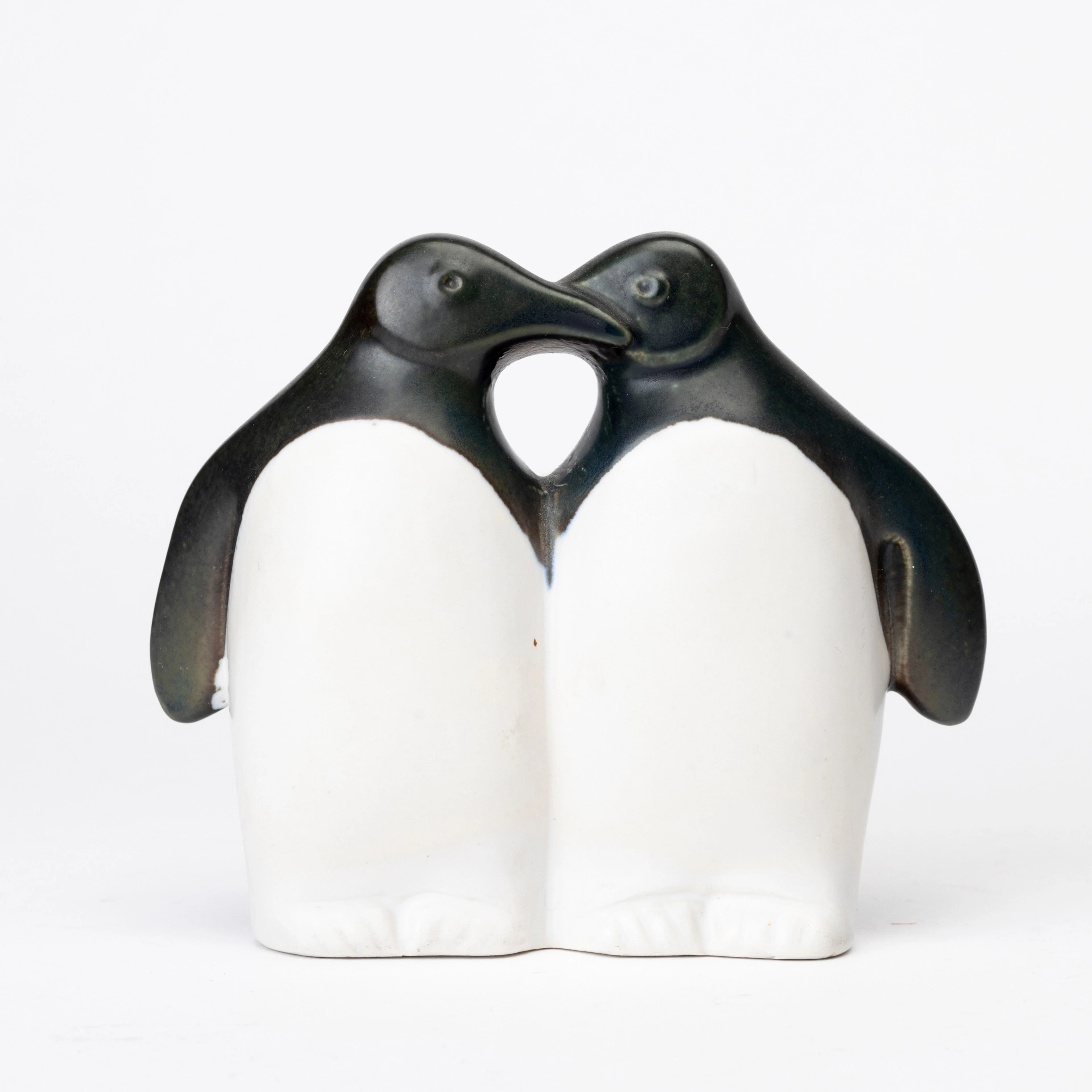 LISA LARSON. Figurin, pingvinpar, stengods, ur serien "Noaks Ark