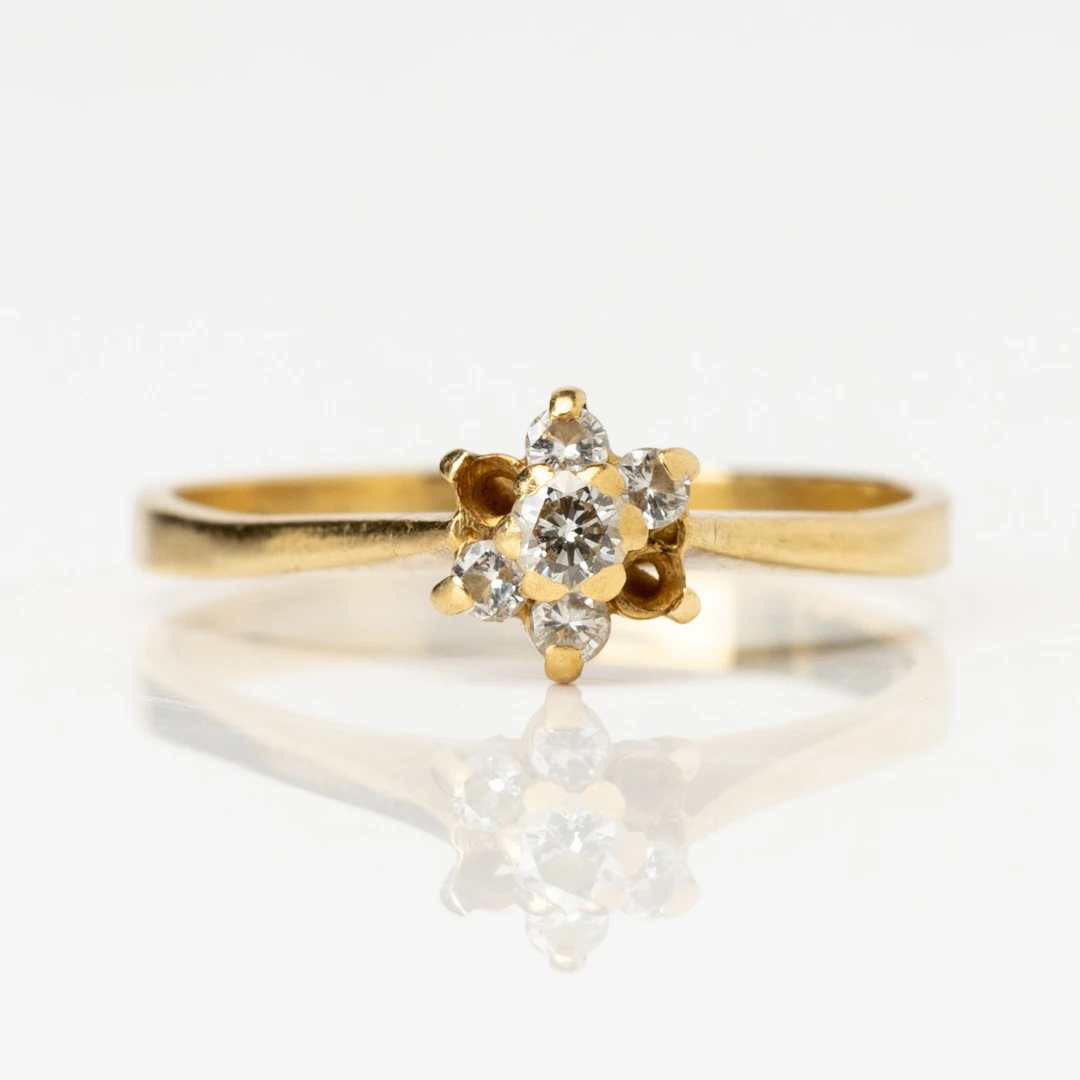 RING, 18k guld med diamanter.
