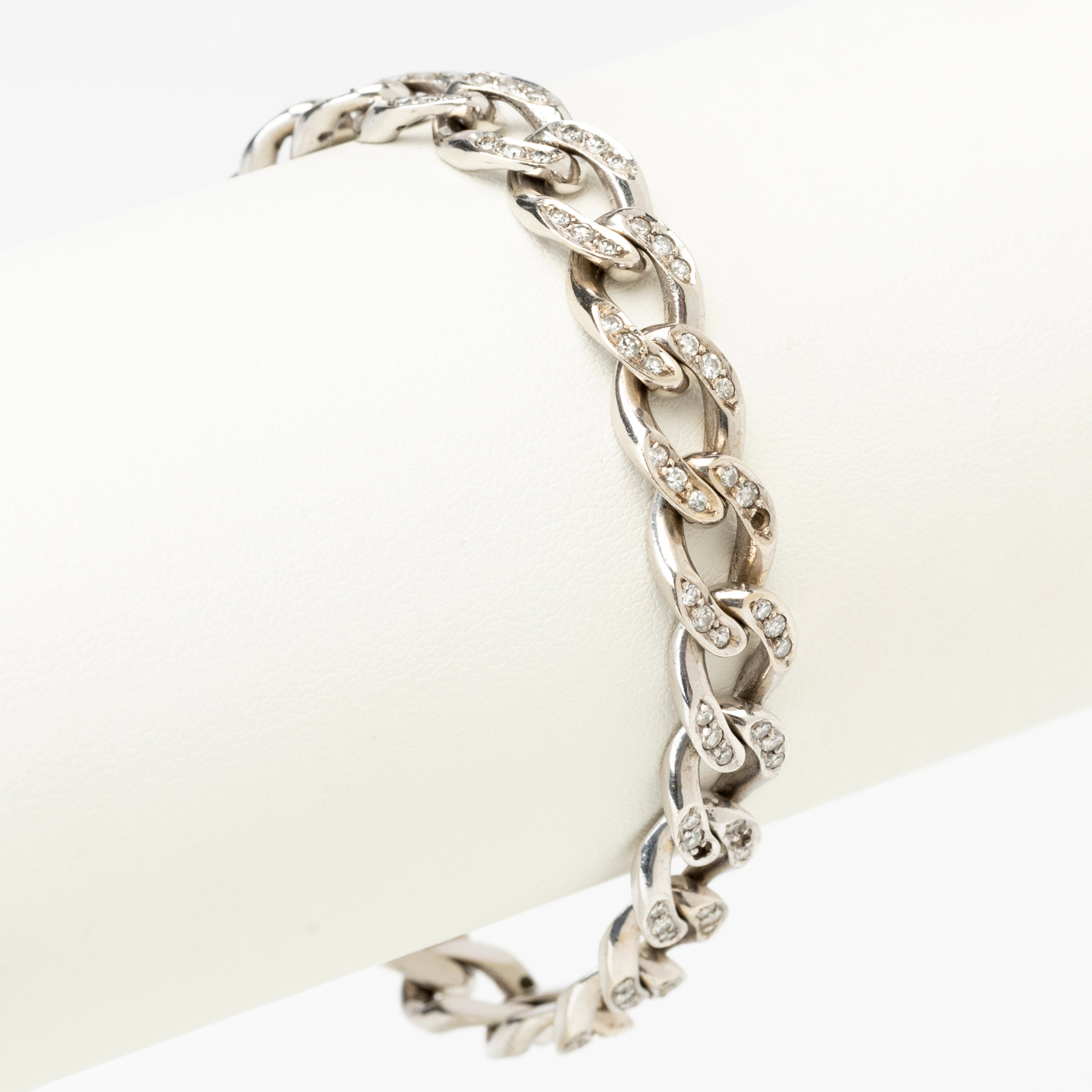 ARMBAND, vitguld, 18K samt diamanter om ca 1,2ct, Milano, Italien.