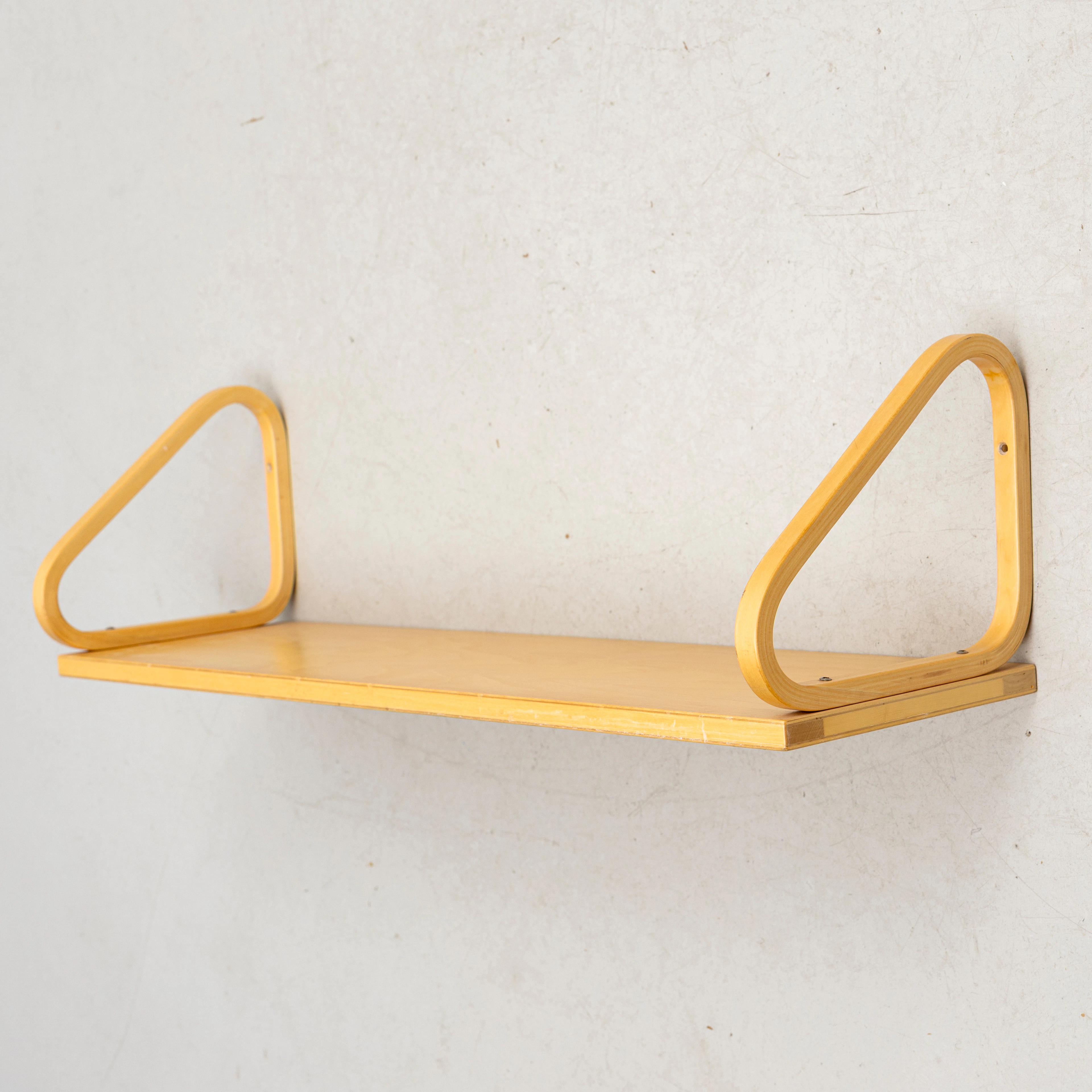 ALVAR AALTO. Hylla, modell 112B, Artek, Finland, 2000-tal.