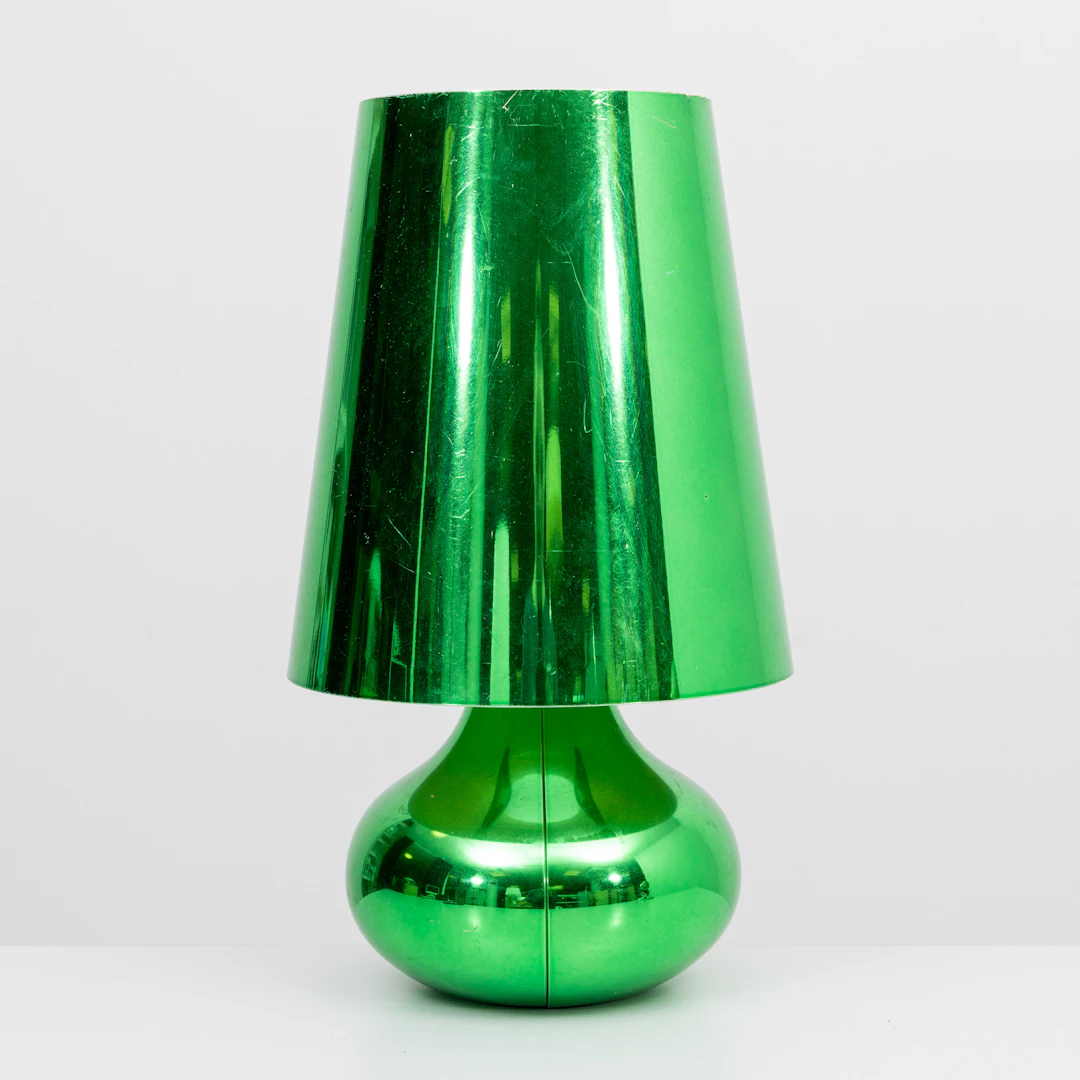 FERRUCCIO LAVIANI. Bordslampa, grönt ABS-plast "Cindy", Kartell, Italien.