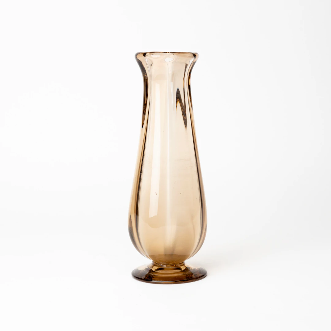 VAS, glas, signerad Eda 37.