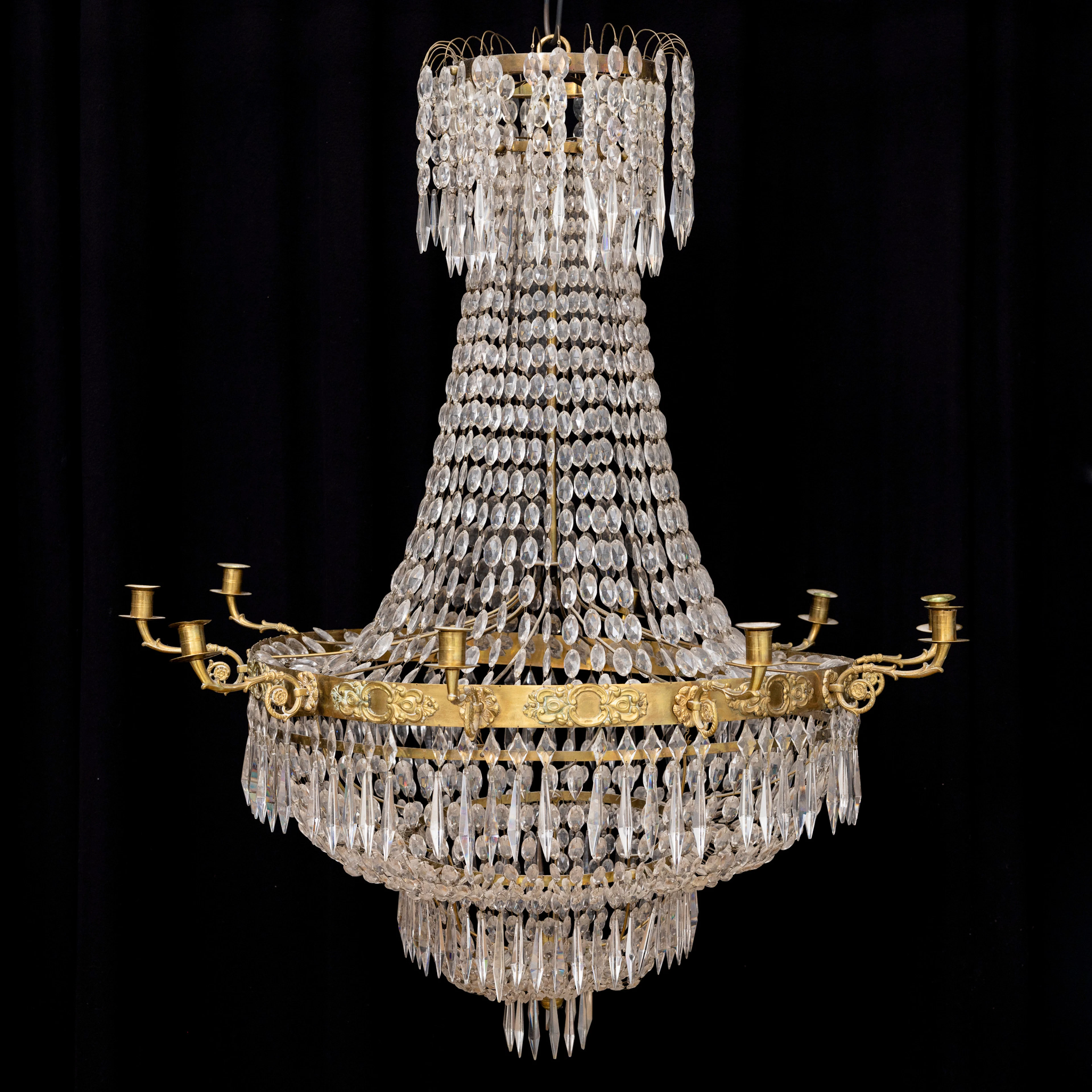 LJUSKRONA, empire, 1800-talets första hälft. Höjd ca 105 cm.