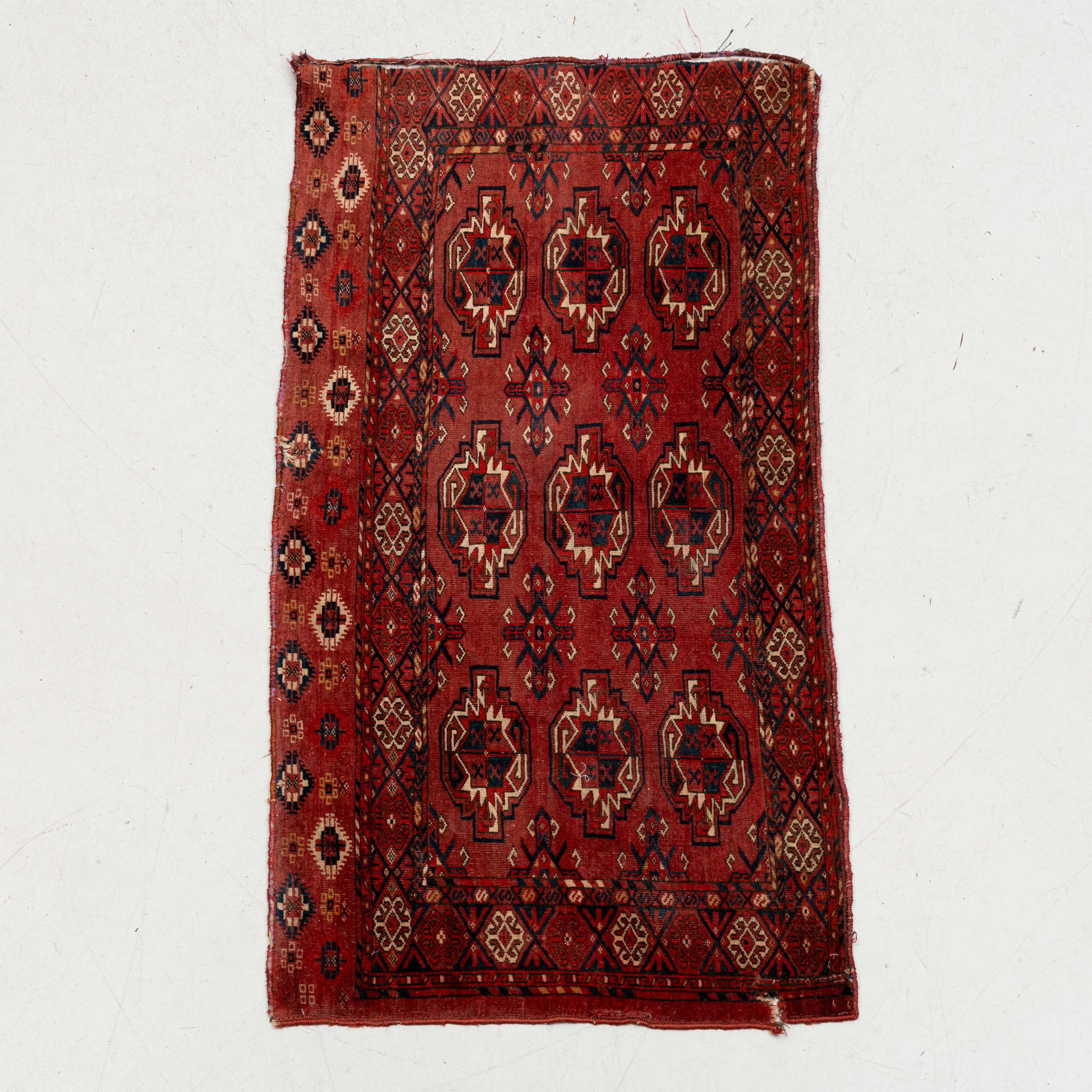 SADELTÄCKE, Turkmen, ca 136x71 cm.