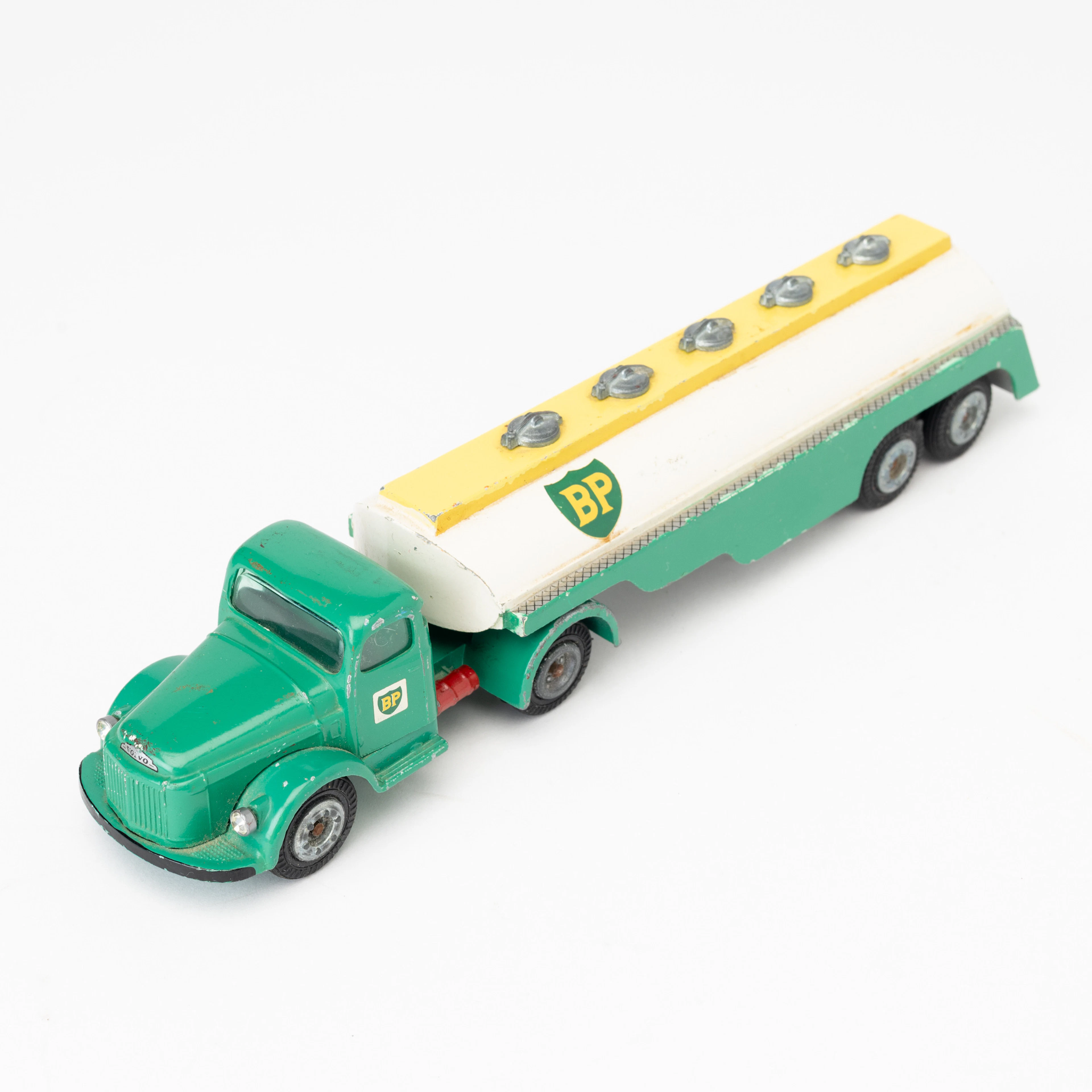 TEKNO 434 VOLVO tankbil BP, Danmark.