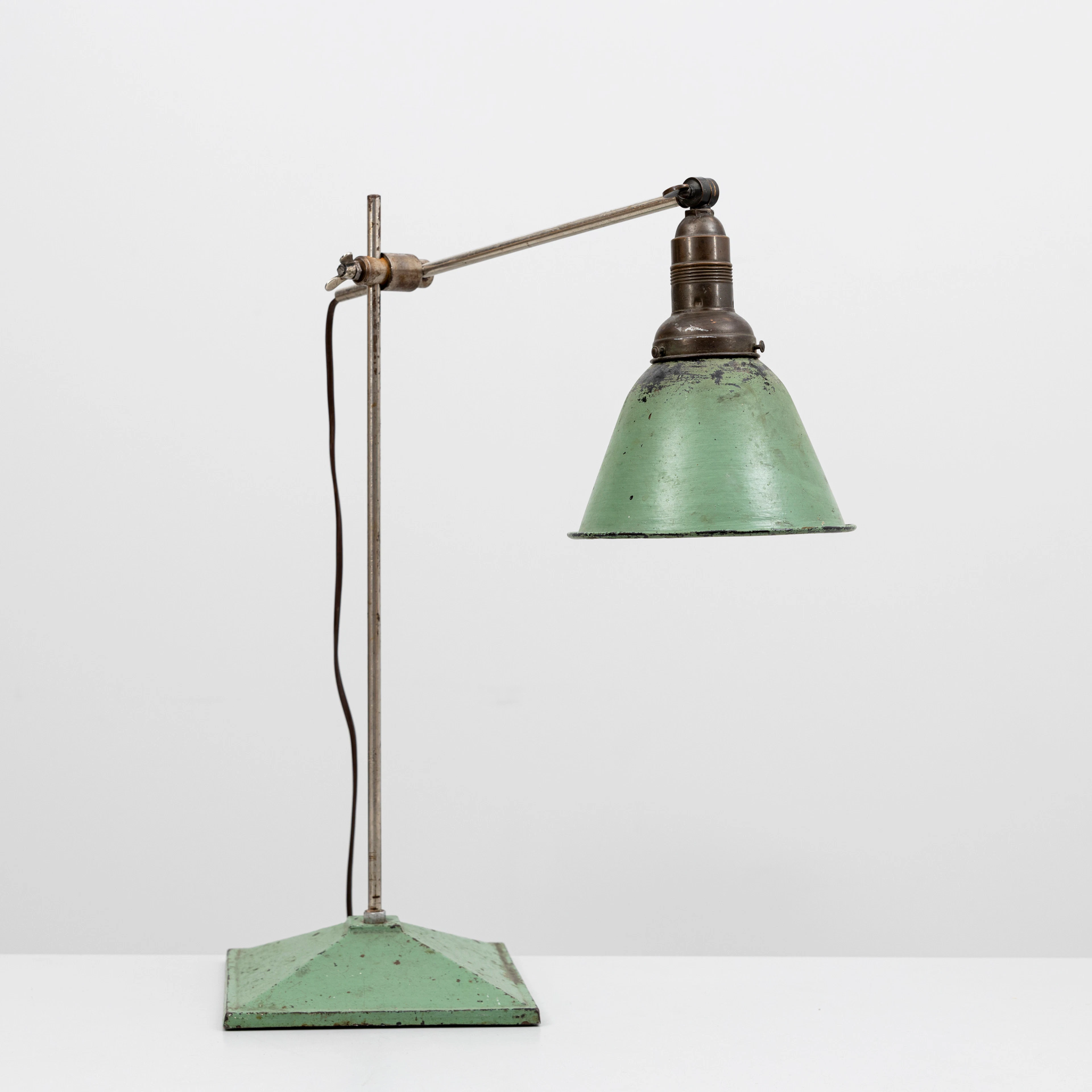SKRIVBORDSLAMPA, industrimodell, 1900-talets första hälft.