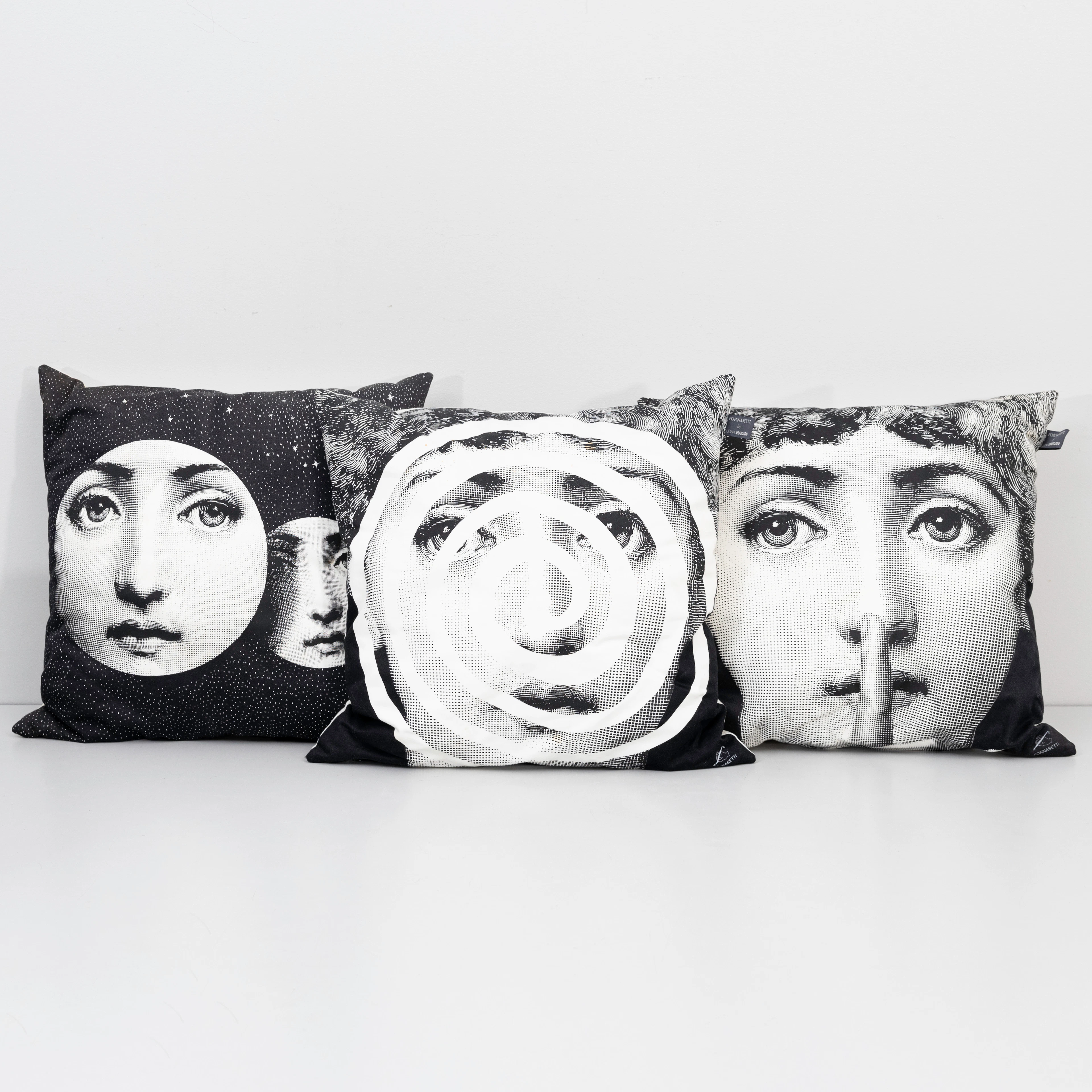 PIERO FORNASETTI. Kuddar, 3 st, bomull, olika mönster av operasångerskan