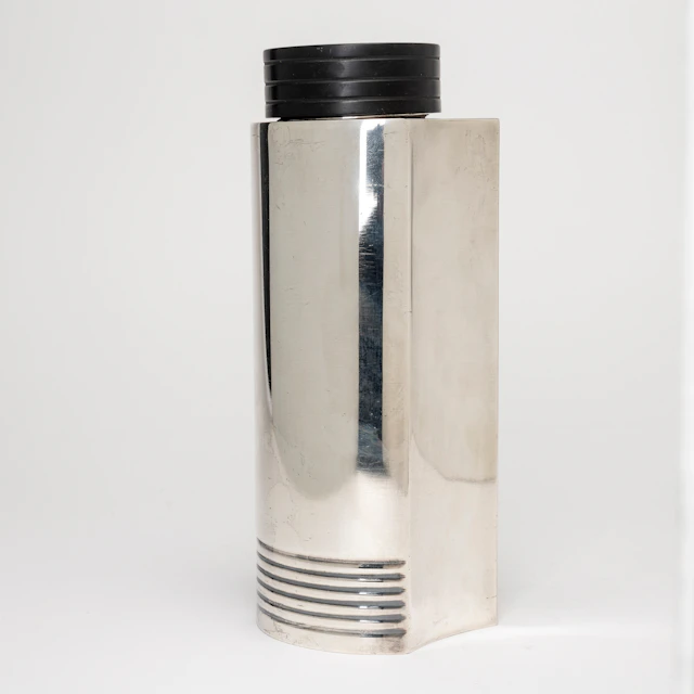 FOLKE ARSTRÖM. Cocktailshaker, nysilver och bakelit, 1930-tal.