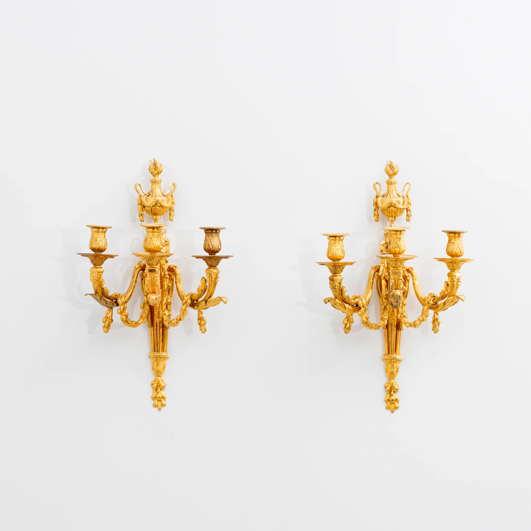 VÄGGAPPLIQUER, ett par, Louis-XVI stil, brons, Frankrike, 1800-tal.