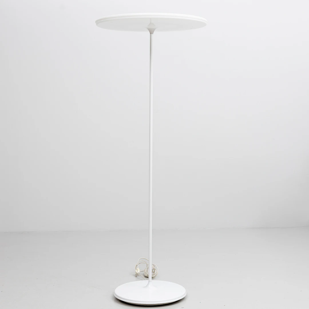TAPIO ANTILLA. Golvlampa, akryl och stål. Vit, Innolux, Finland.