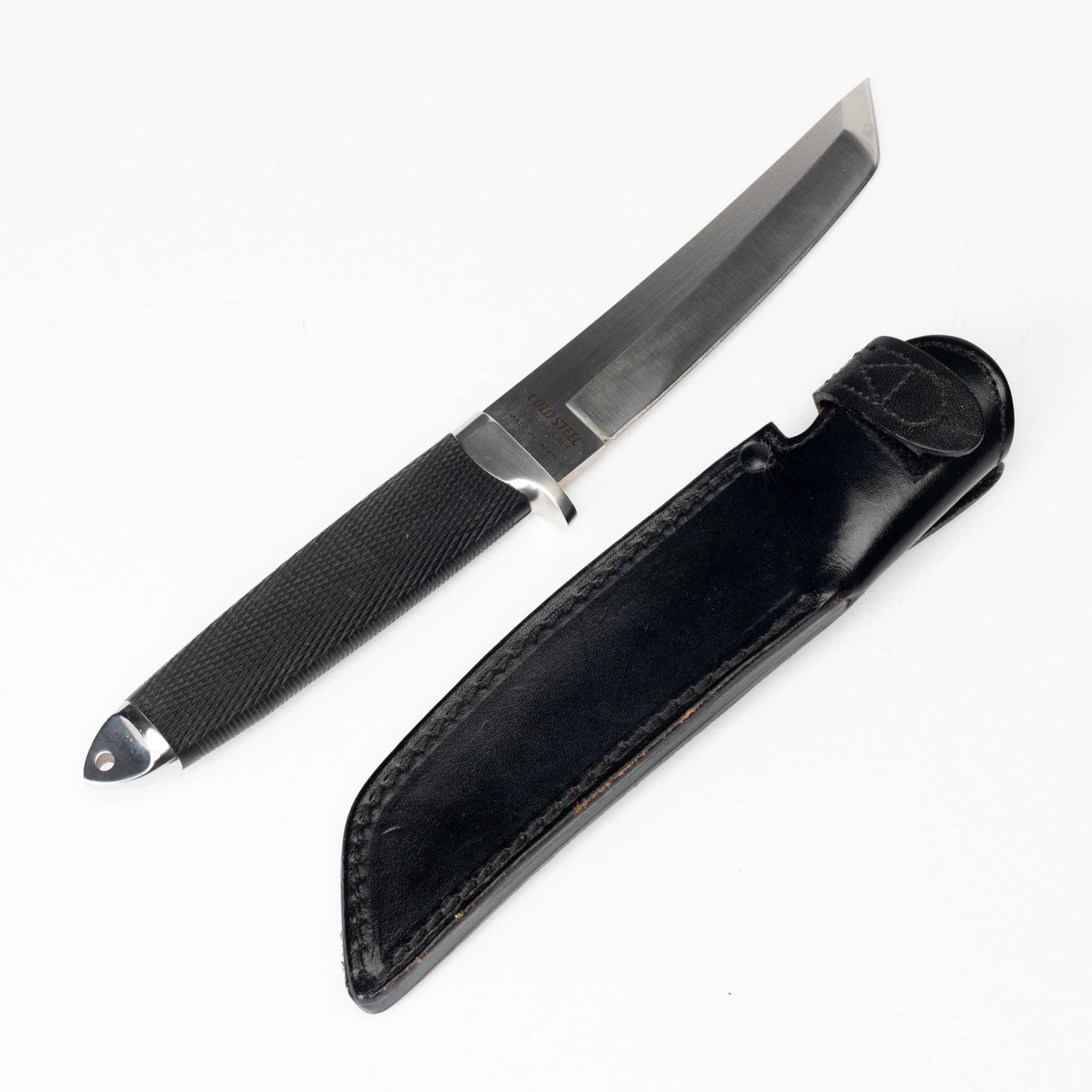 KNIV, Ventura, USA/Japan, med fodral.