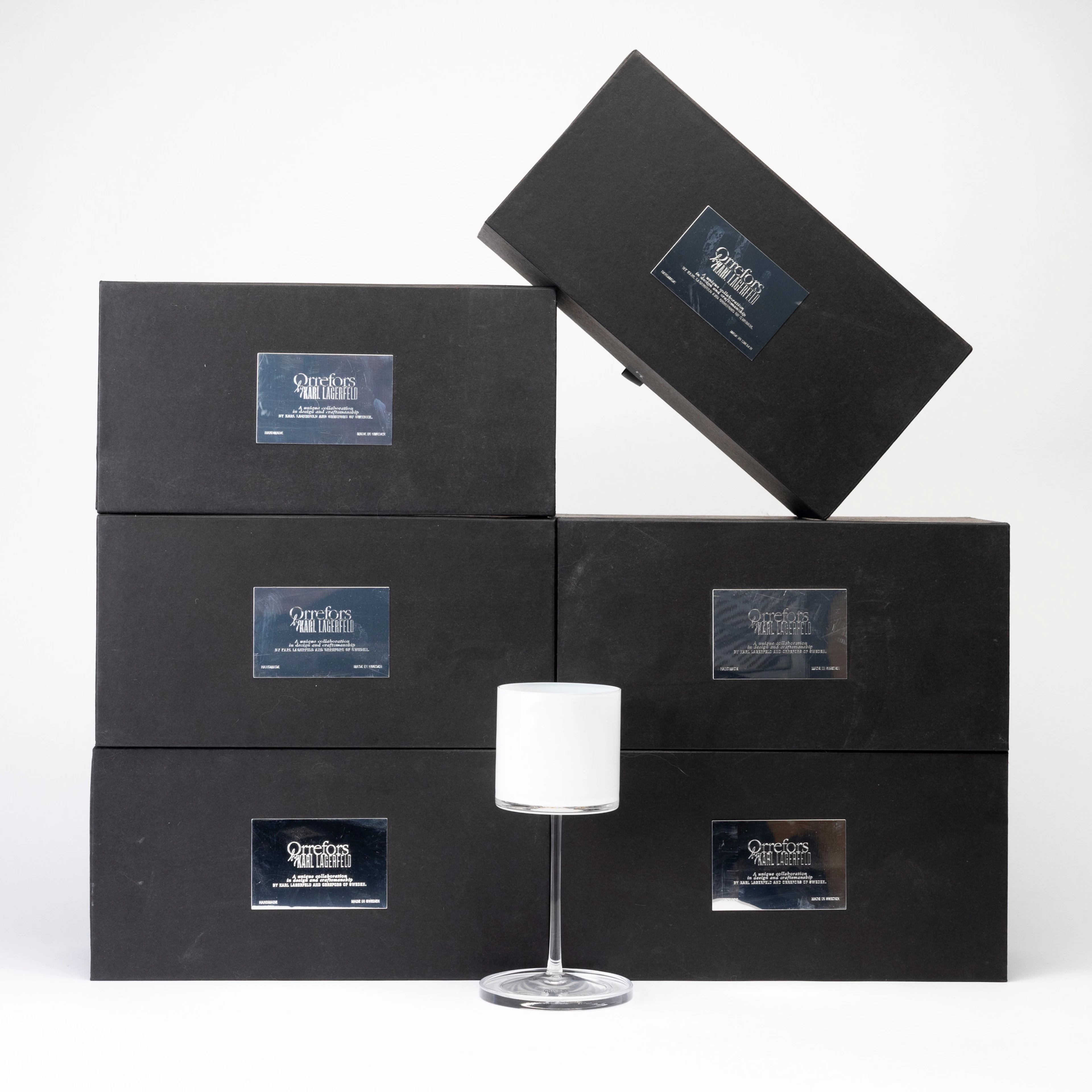 KARL LAGERFELD. 6 st, Vinglas med coasters, i orginalförpackningar, Orrefors.