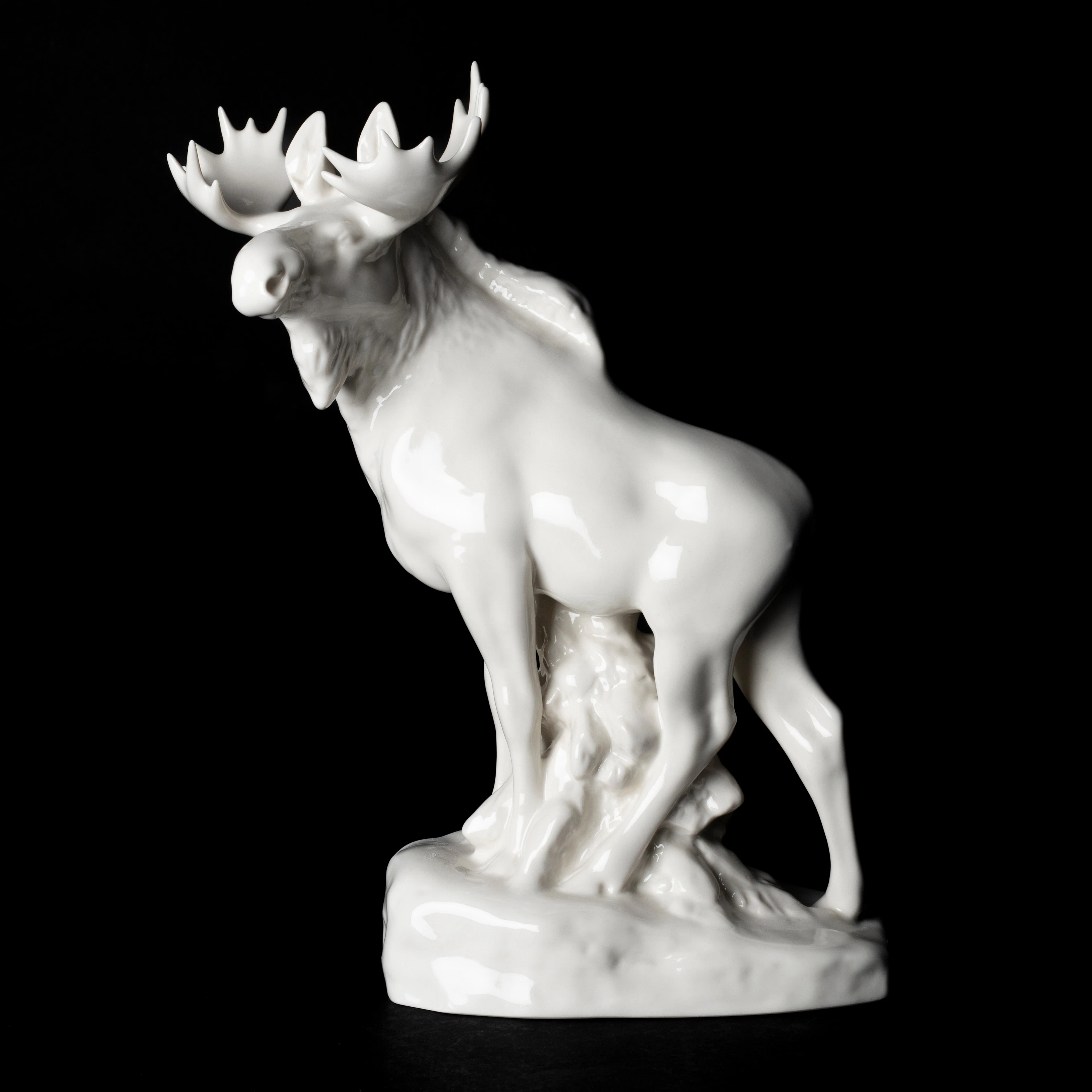 FIGURIN, älg, porslin, Lomonosov, 1900-talets andra hälft.