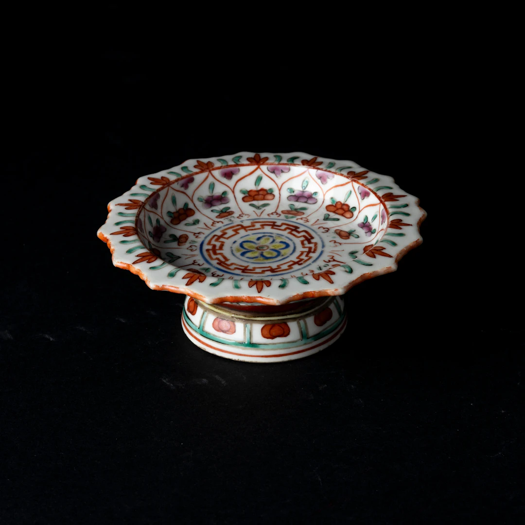 SKÅL på FOT, porslin, Siam, 1800-tal.