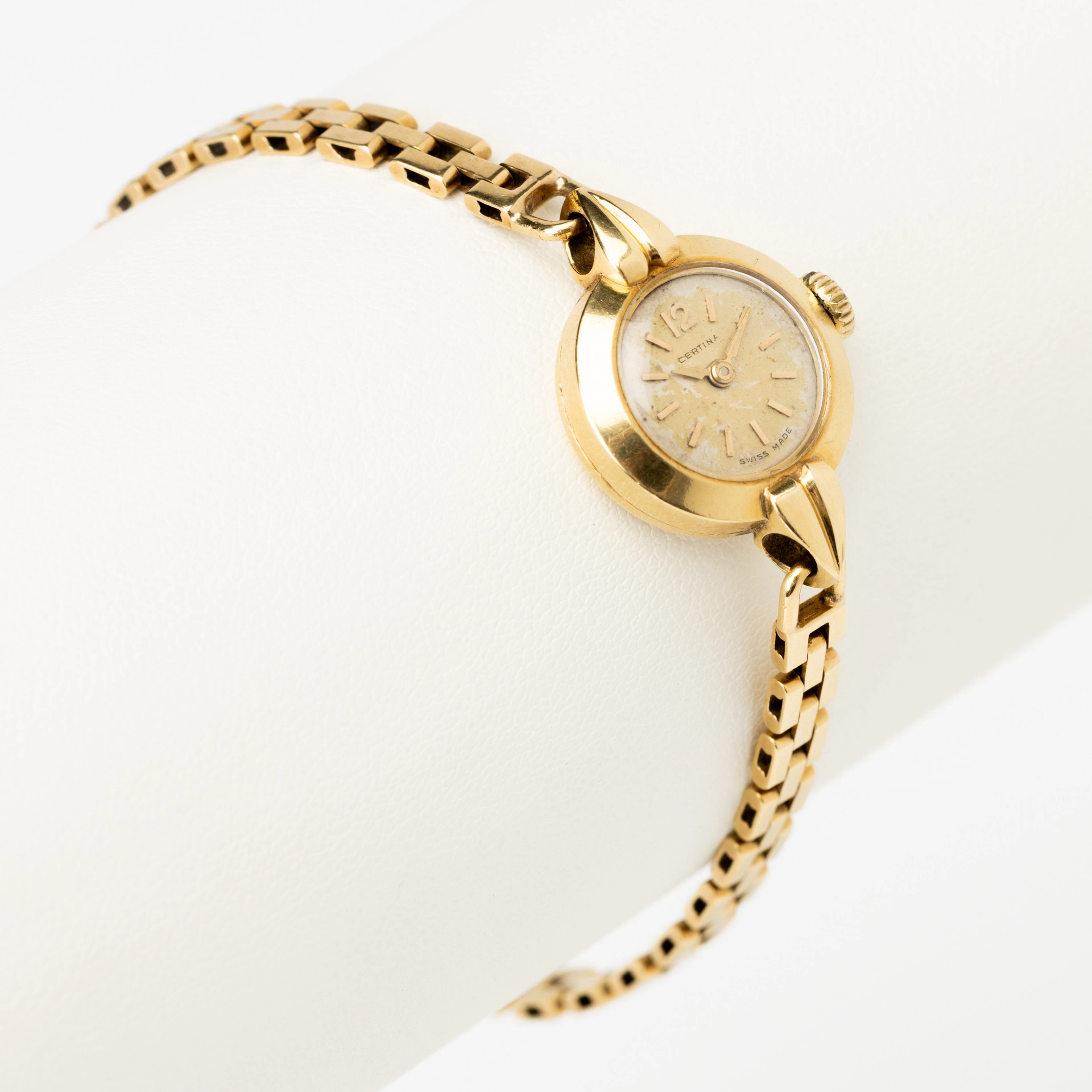 CERTINA. Armbandsur, manuell, cal. 13-20, boett och länk av 18K guld, 1950-tal.