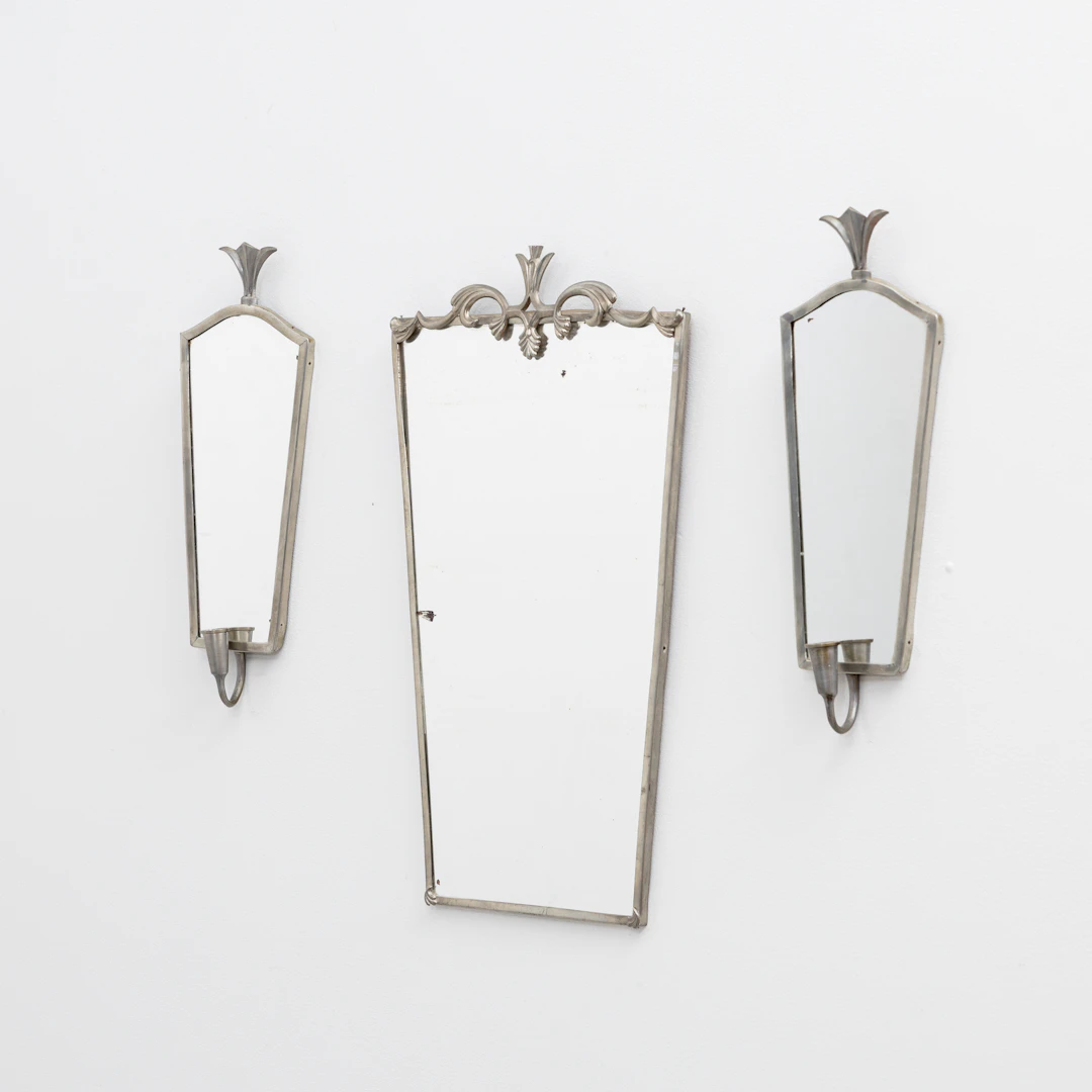 SPEGEL SAMT SPEGELLAMPETTER, ett par, Swedish Grace, tenn, 1930-tal.
