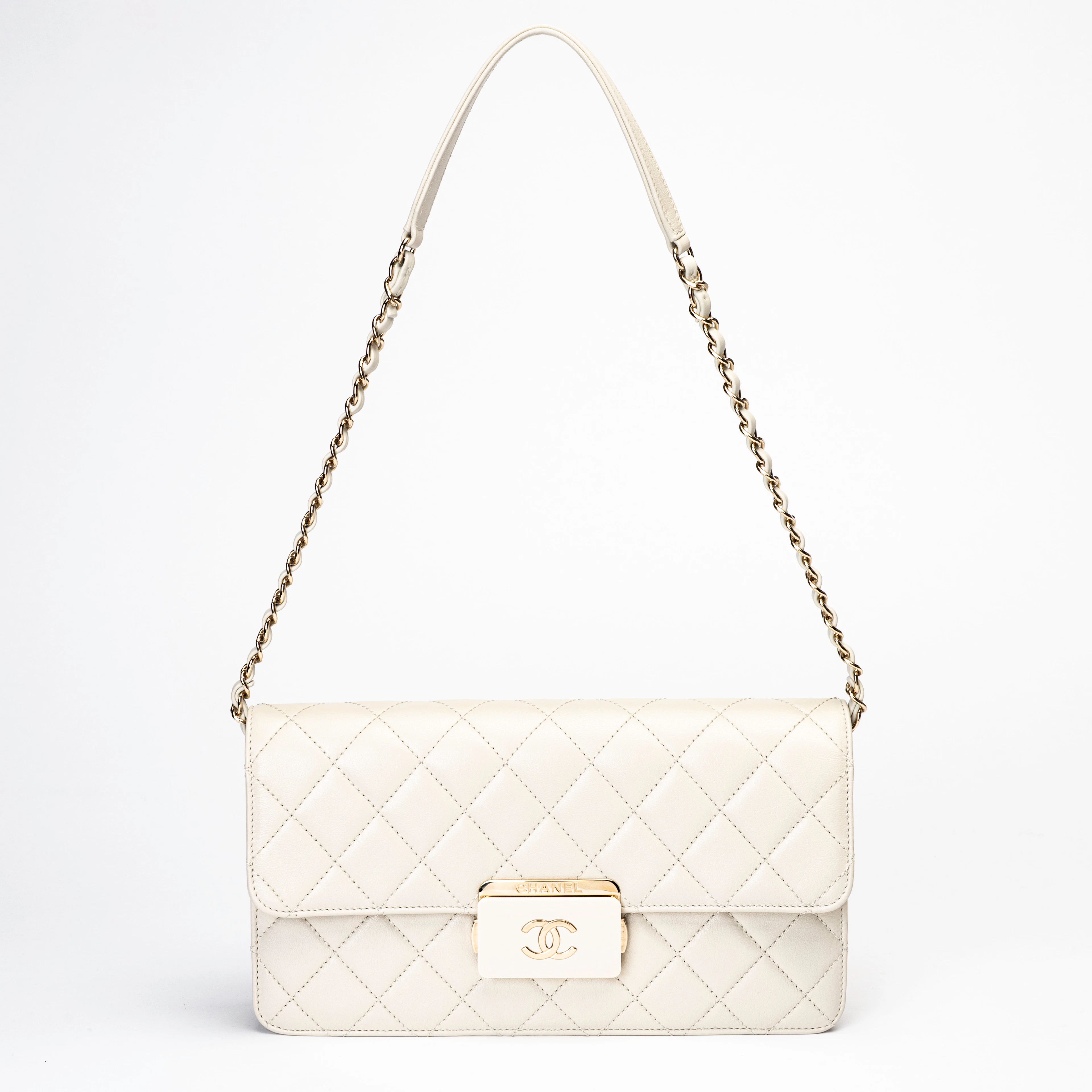 CHANEL. Handväska, Sac à Rabat, quiltat beige kalvskinn, 2017.