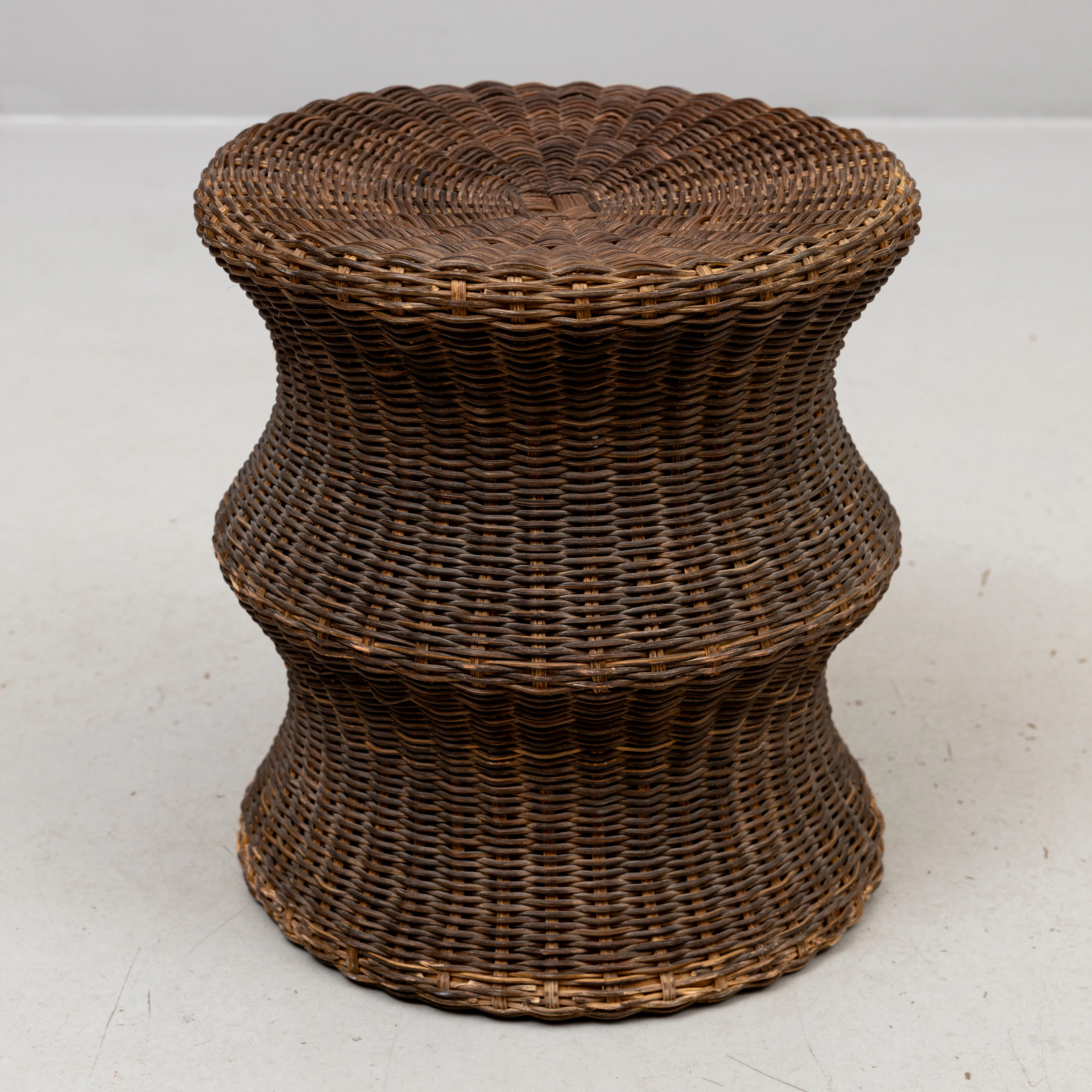 EERO AARNIO. Pall, "Story Stool", rotting, Sokeva, etikettmärkt. 1900-talets