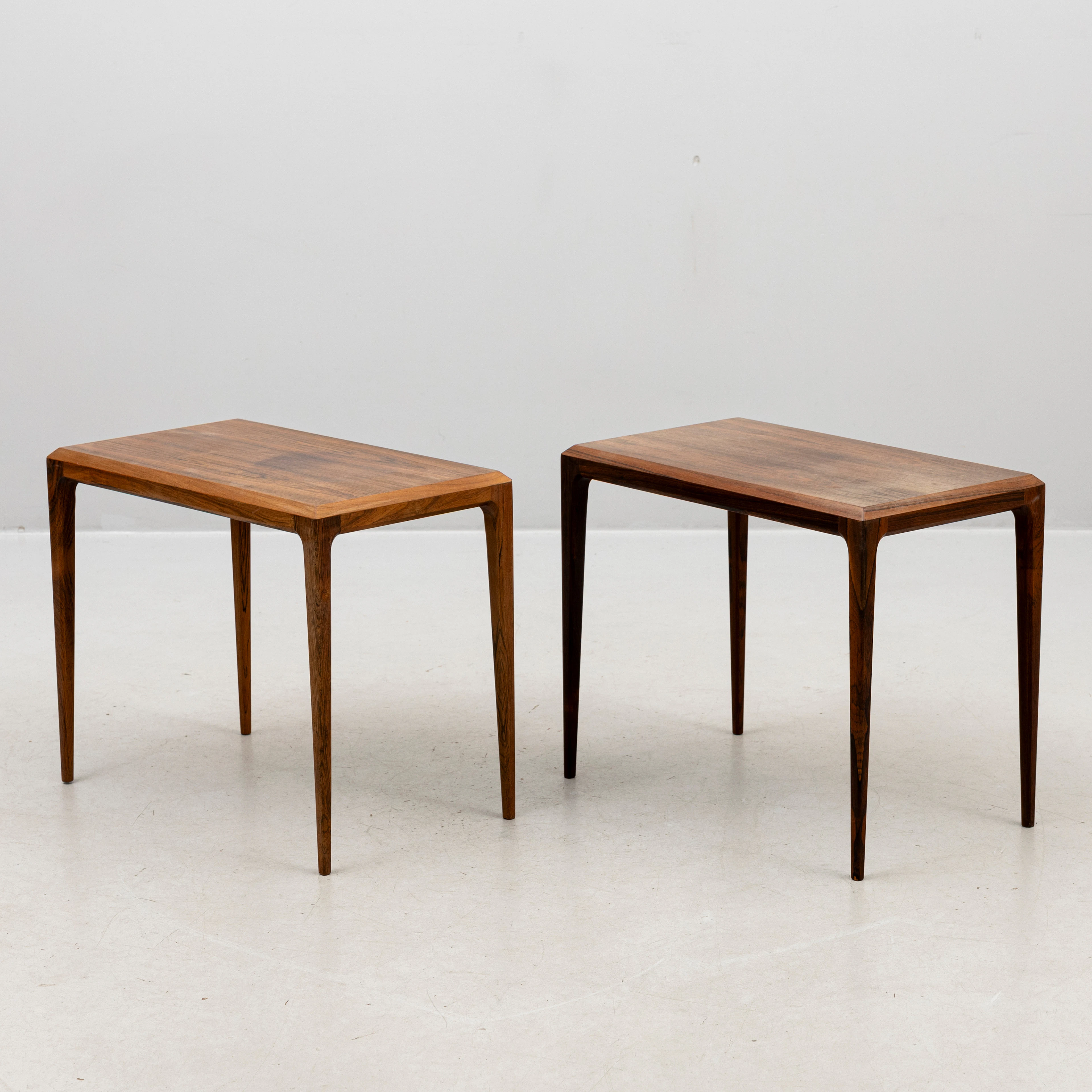 JOHANNES ANDERSEN. Sideboard, 2 st, jakaranda, etikettmärkta, C.F.