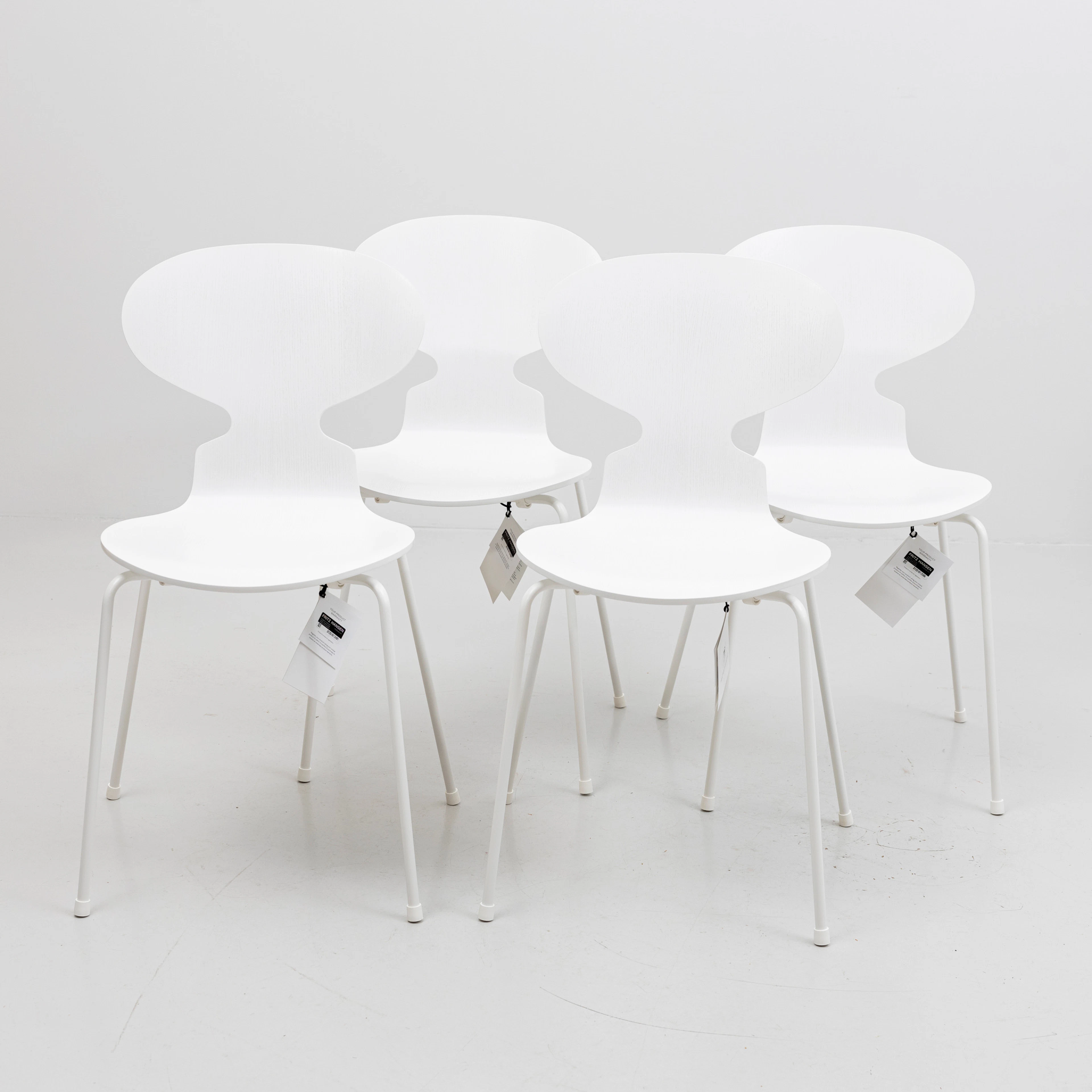 ARNE JACOBSEN. Stolar, 4 st, "Myran", Fritz Hansen, Danmark, 2026.