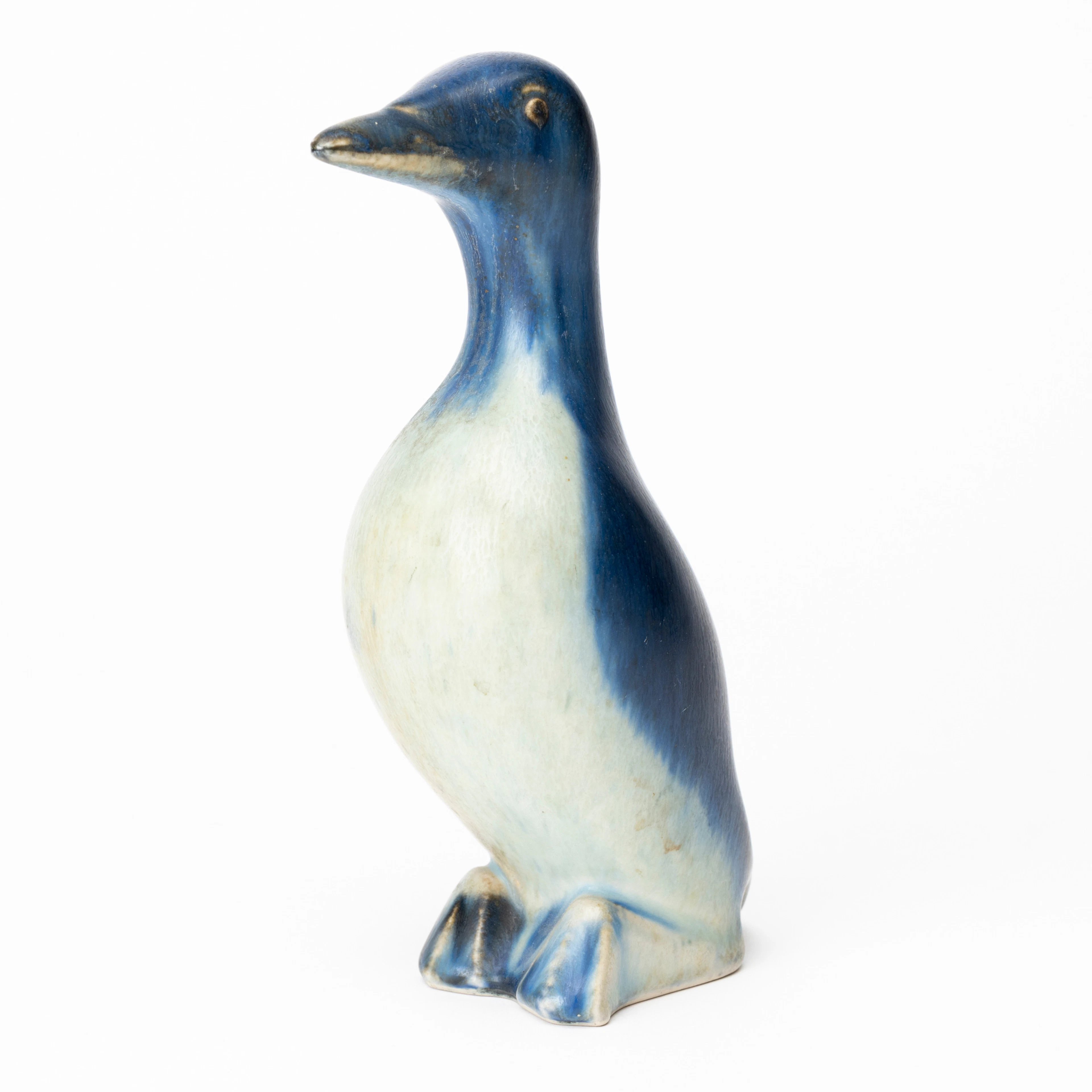 KNUD BASSE. Figurin, keramik, fågel, monogramsignerad KB.
