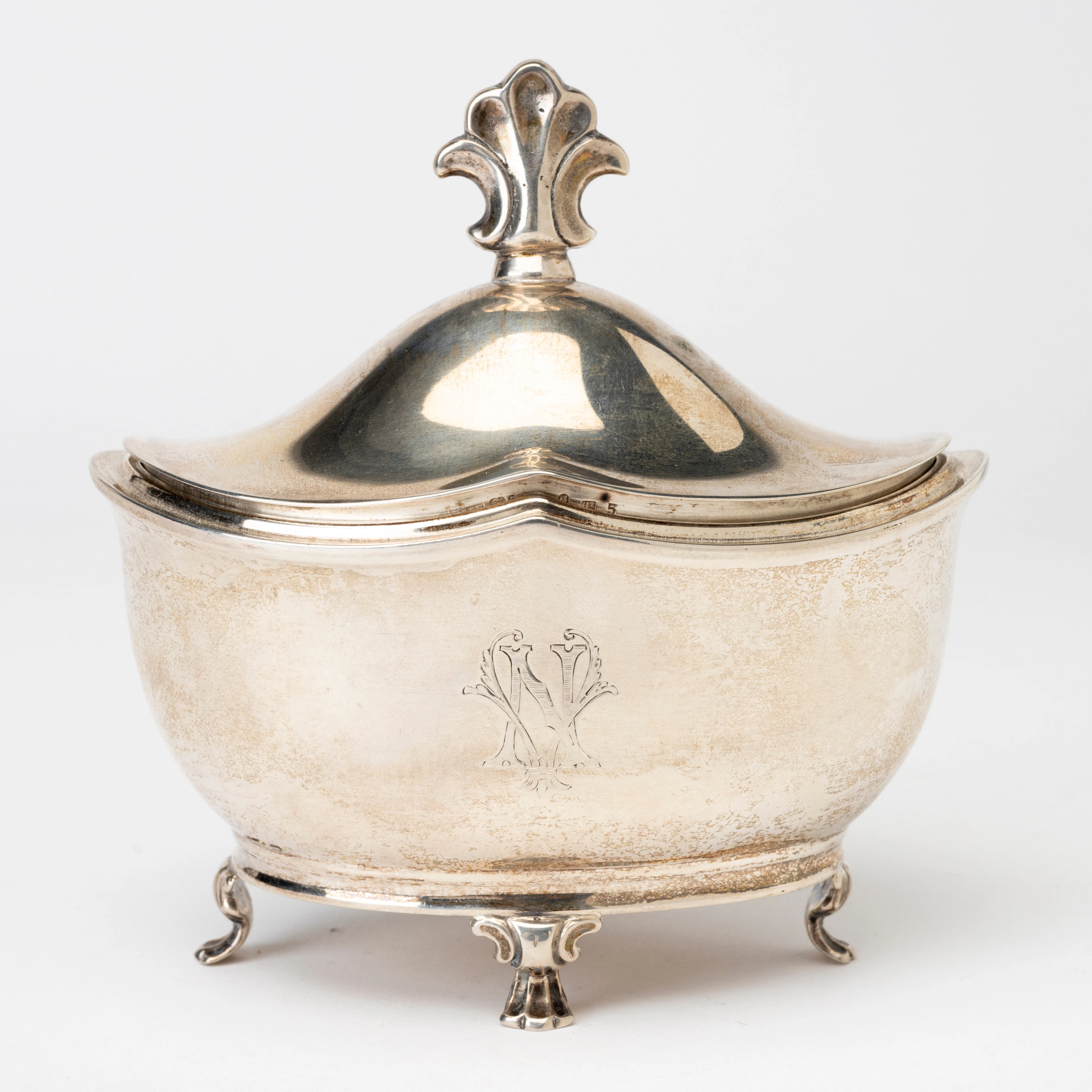 BONBONJÄR på TASSAR, silver, Swedish Grace, CG Hallberg, 1934.