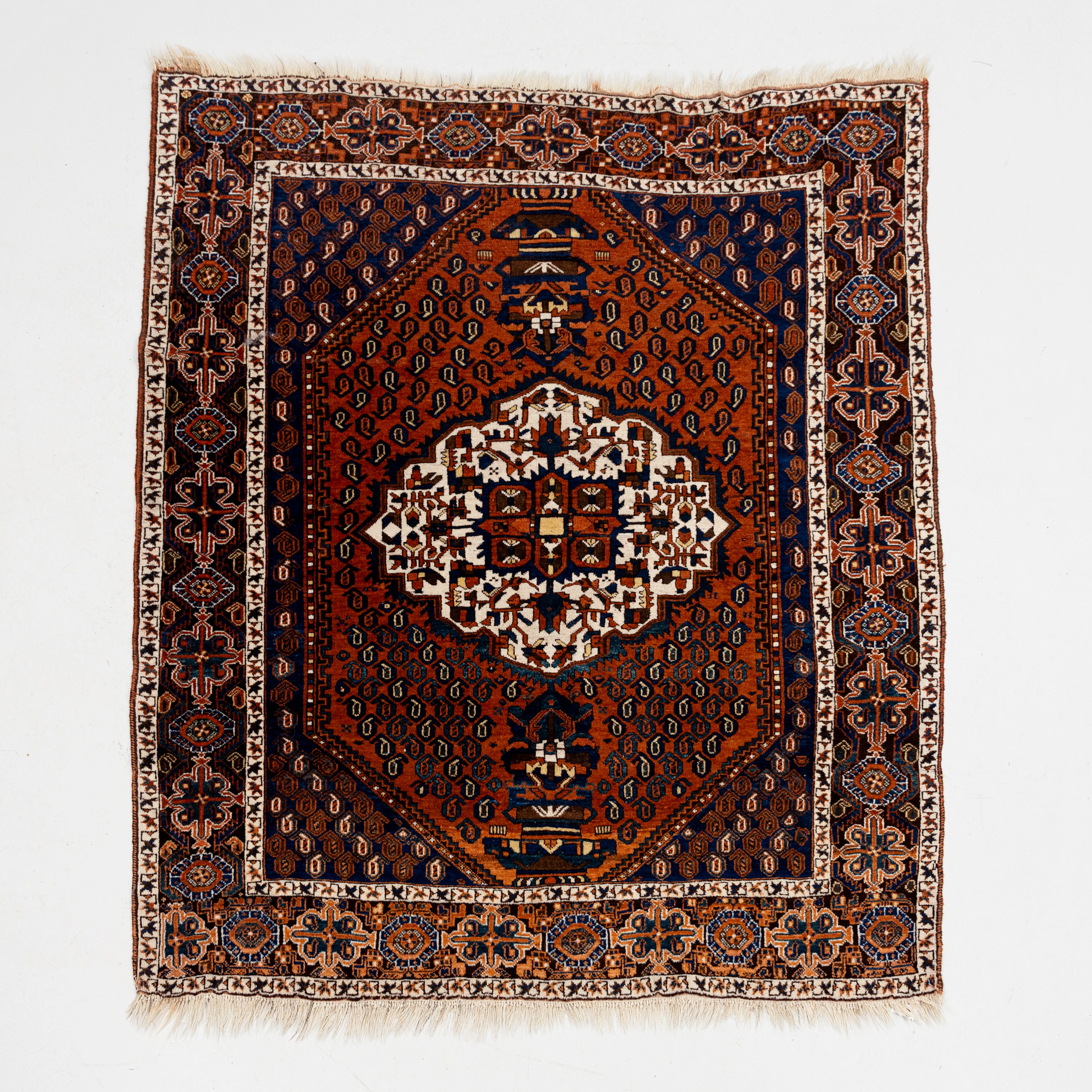 MATTA, semiantik, Bakhtiari, ca 158x141 cm.