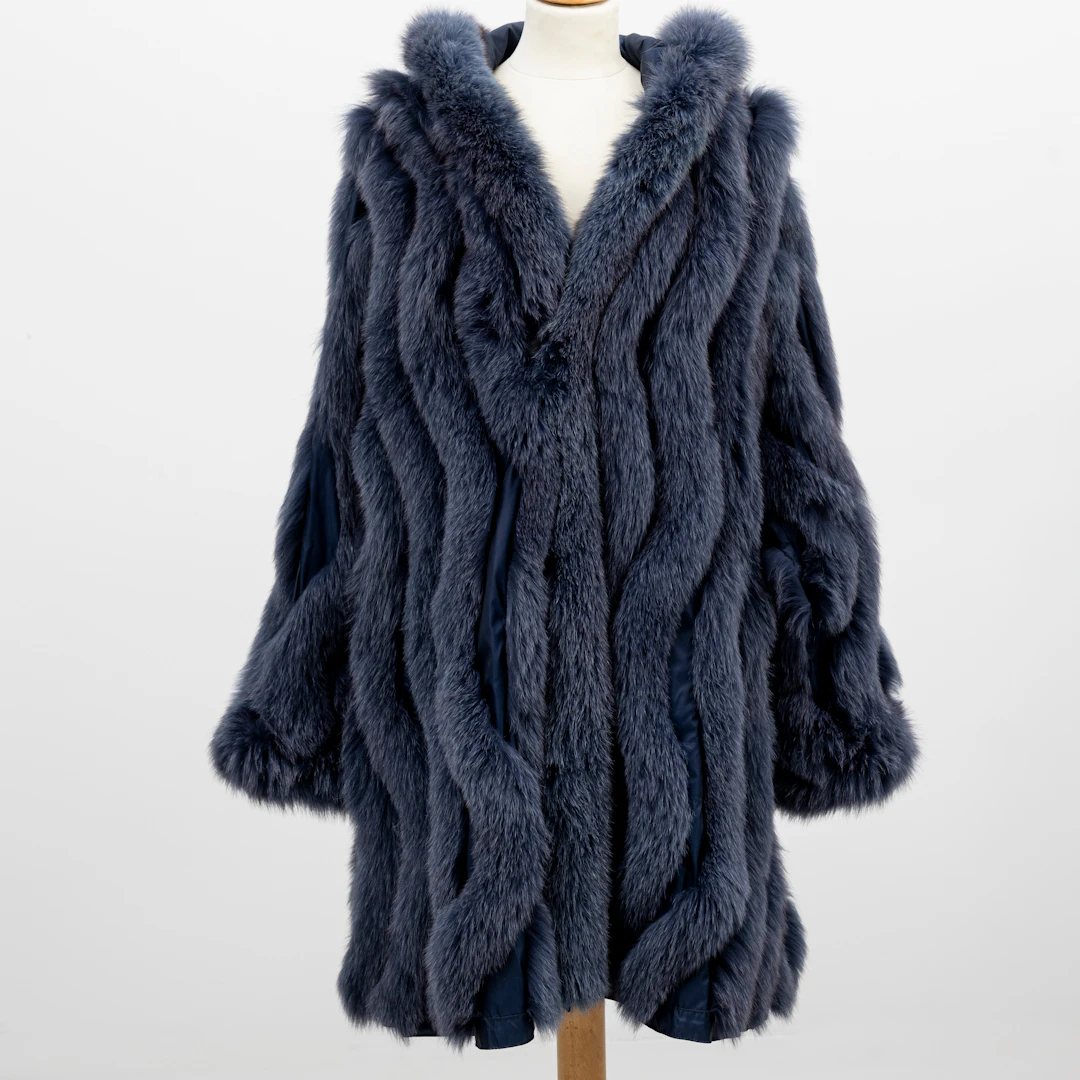 Pälsjacka med luva, blåräv, vändbar, GEMMI Furs, Finland, storlek M.