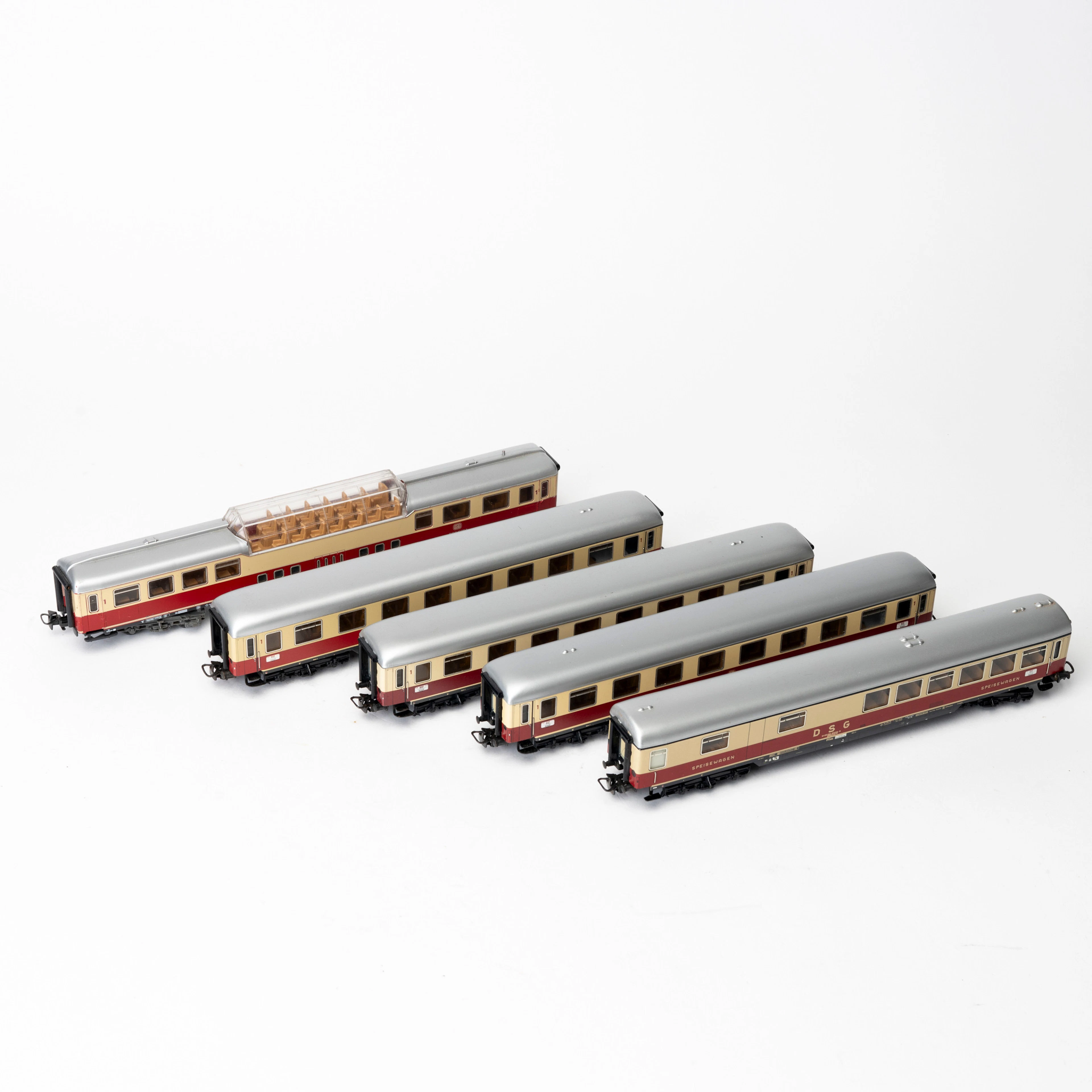 MÄRKLIN 5 st persontågsvagner.
